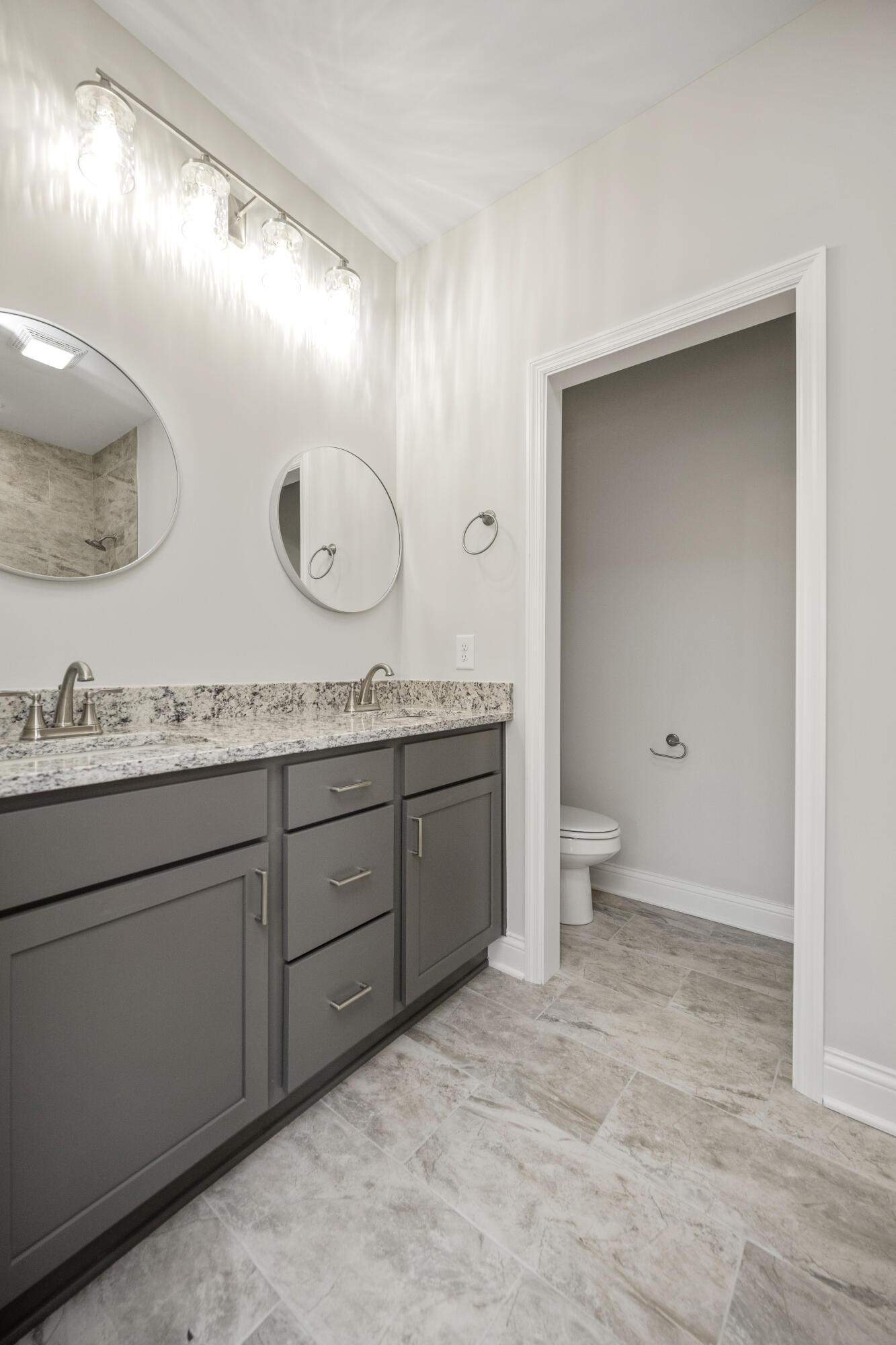 Richmond, Kentucky 40475, United States, 3 Bedrooms Bedrooms, ,2 BathroomsBathrooms,Residential,Pending,51002