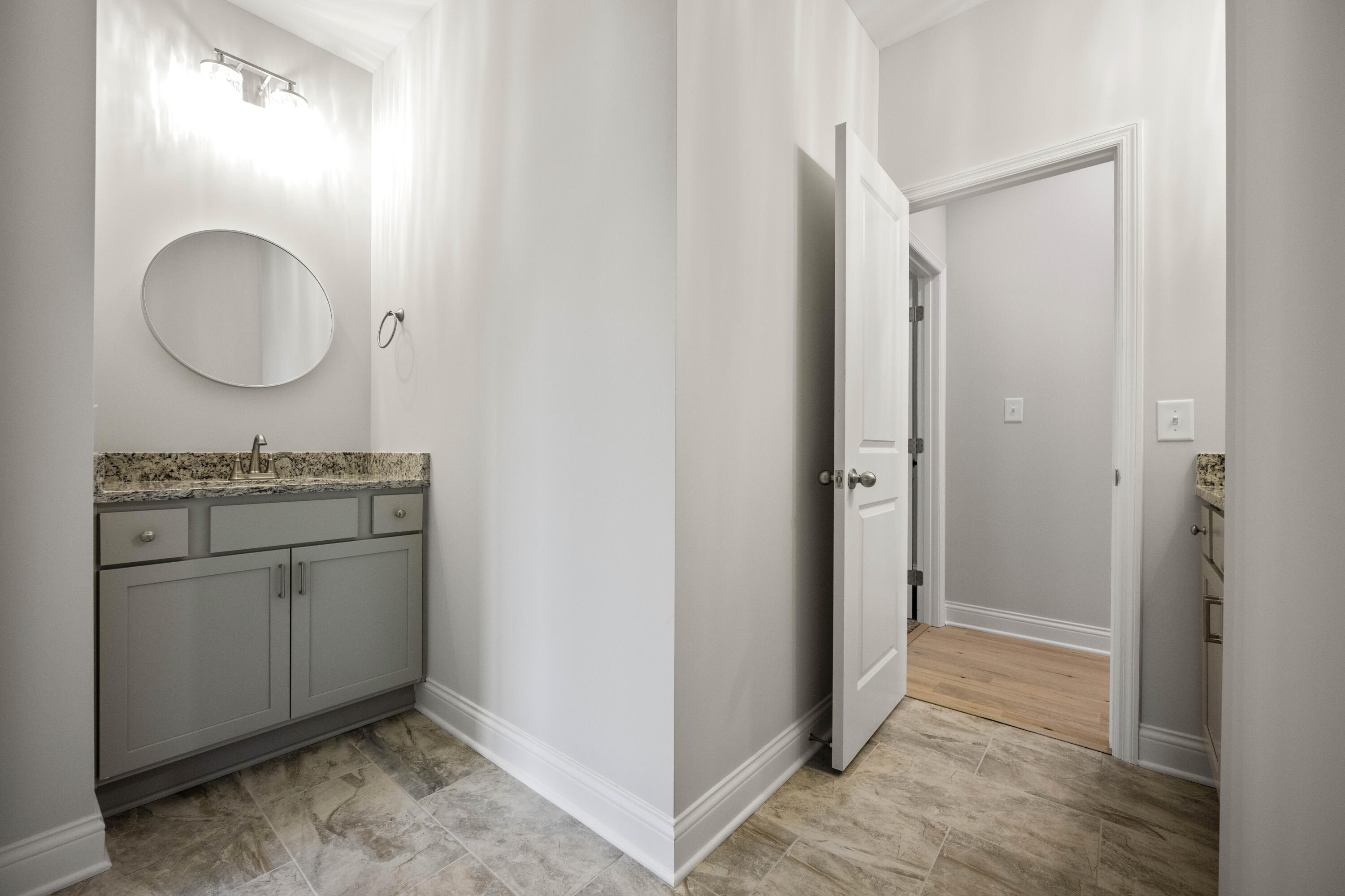 Richmond, Kentucky 40475, United States, 3 Bedrooms Bedrooms, ,2 BathroomsBathrooms,Residential,Pending,51002