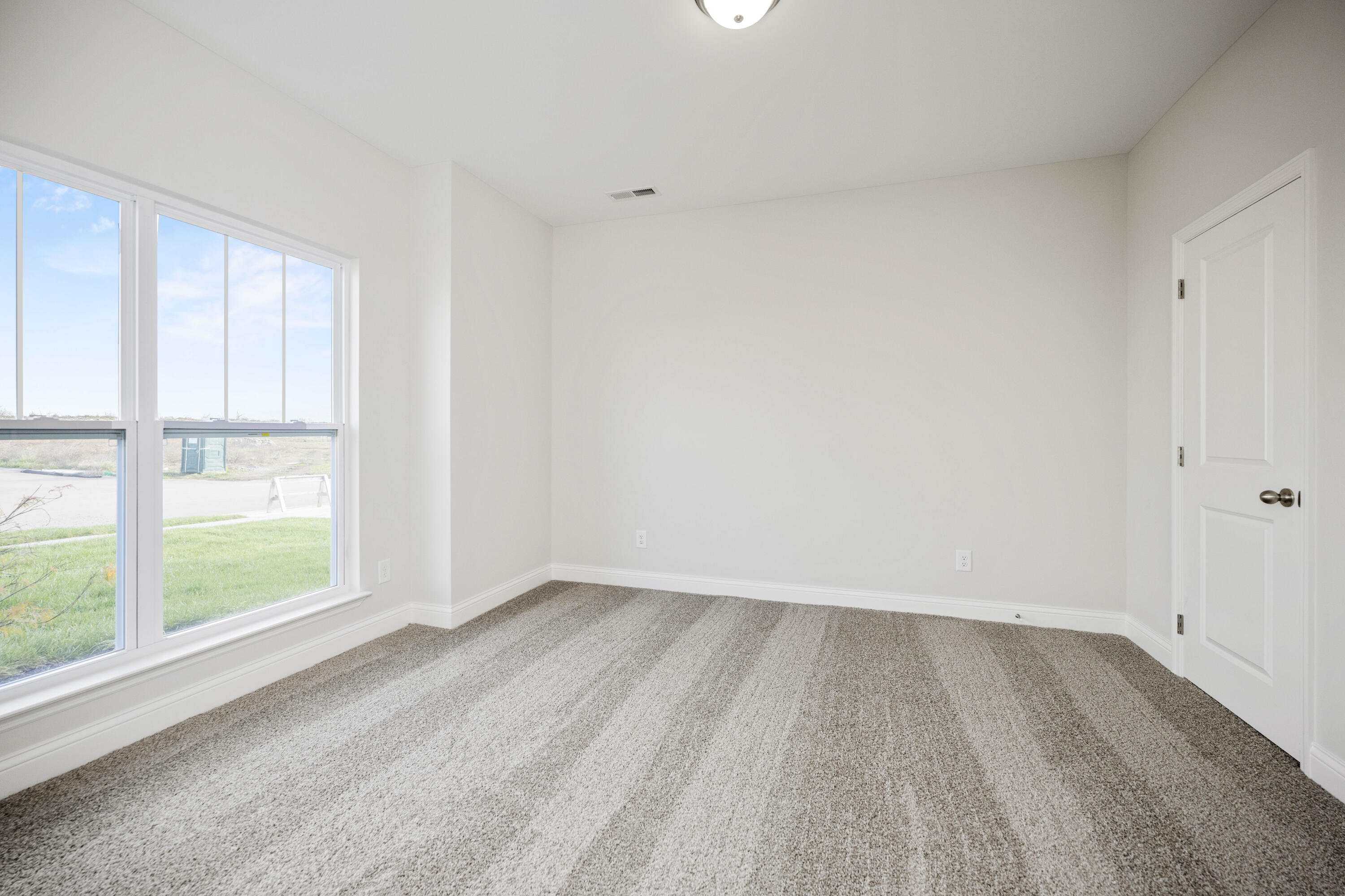 Richmond, Kentucky 40475, United States, 3 Bedrooms Bedrooms, ,2 BathroomsBathrooms,Residential,Pending,51002