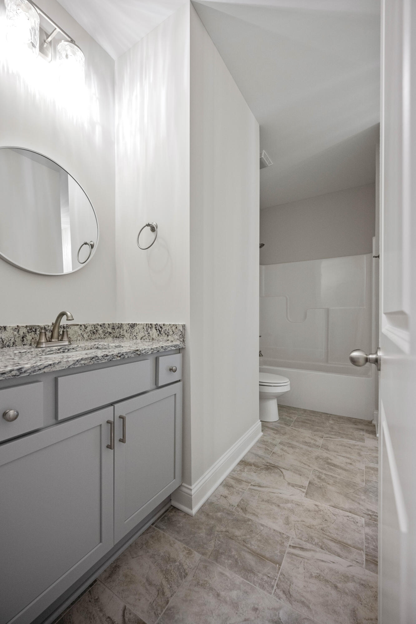 Richmond, Kentucky 40475, United States, 3 Bedrooms Bedrooms, ,2 BathroomsBathrooms,Residential,Pending,51002