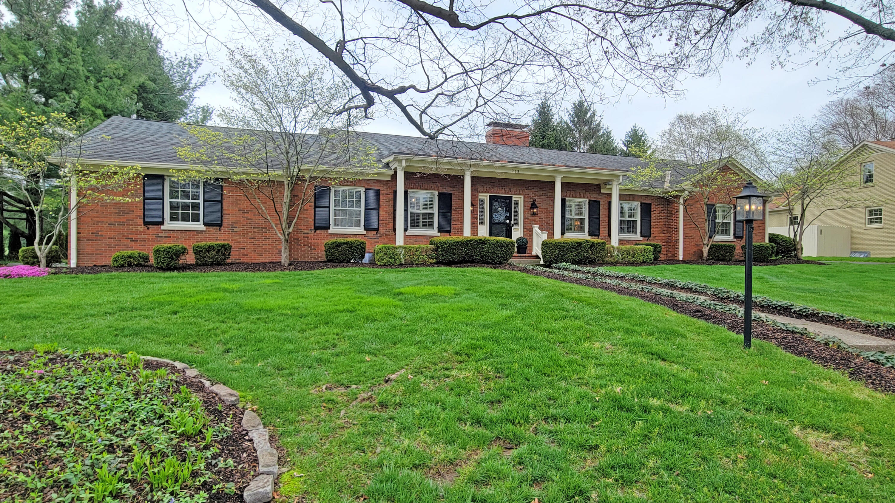 Lexington, Kentucky 40502, United States, 3 Bedrooms Bedrooms, ,3 BathroomsBathrooms,Residential,Contingent,22645