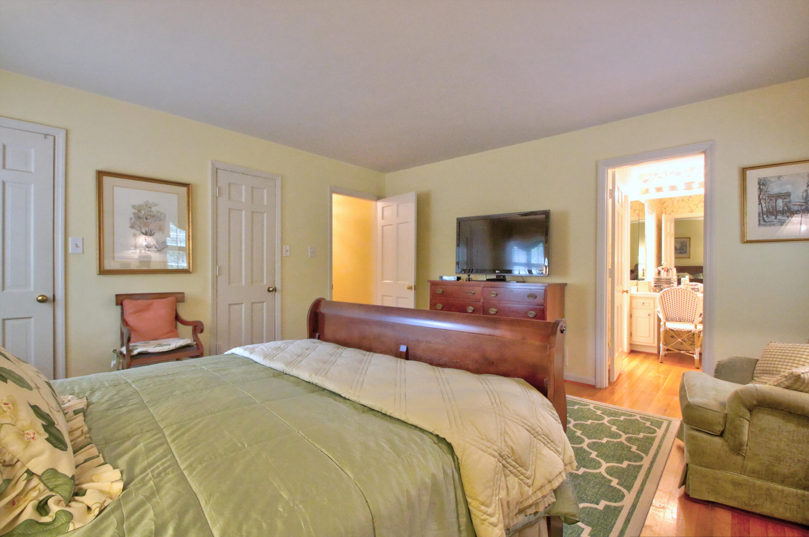 Lexington, Kentucky 40502, United States, 3 Bedrooms Bedrooms, ,3 BathroomsBathrooms,Residential,Contingent,22645