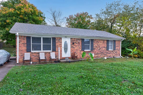 924 HICKORY HILL DR, NICHOLASVILLE, KY 40356 - Image ee359ea5e2d16e5bd74c70cb2f4c04ba/473629906