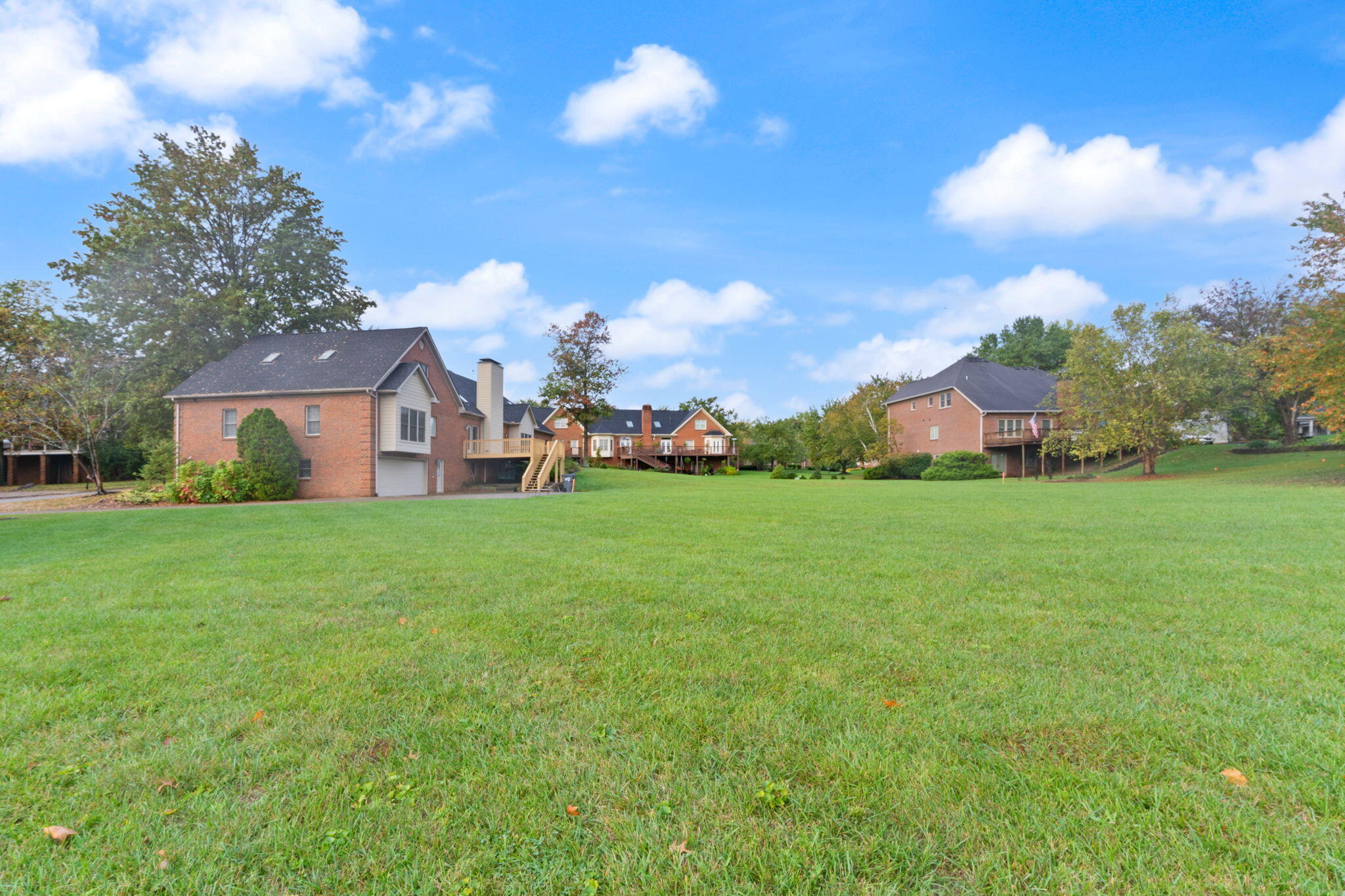 2505 Lenlake Court