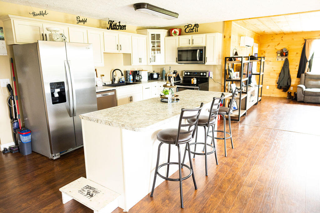 Beattyville, Kentucky 41311, United States, 3 Bedrooms Bedrooms, ,2 BathroomsBathrooms,Residential,Active,143452