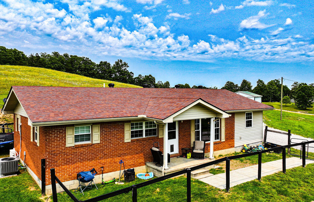 Beattyville, Kentucky 41311, United States, 3 Bedrooms Bedrooms, ,2 BathroomsBathrooms,Residential,Active,143452