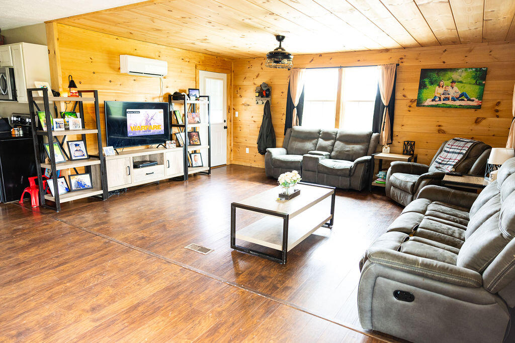 Beattyville, Kentucky 41311, United States, 3 Bedrooms Bedrooms, ,2 BathroomsBathrooms,Residential,Active,143452