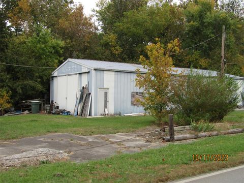Photo of 610 Georgetown Road, Paris, KY 40361 (MLS # 25007299)