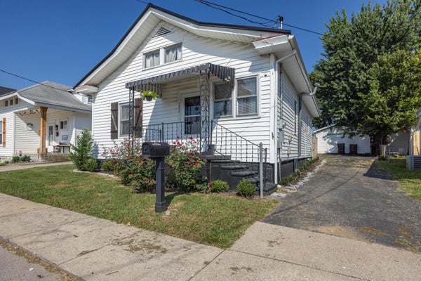 1807 CLIFTON AVE, PARIS, KY 40361 - Image f14fd05d576f9b59ca47861699992efa/3064094355