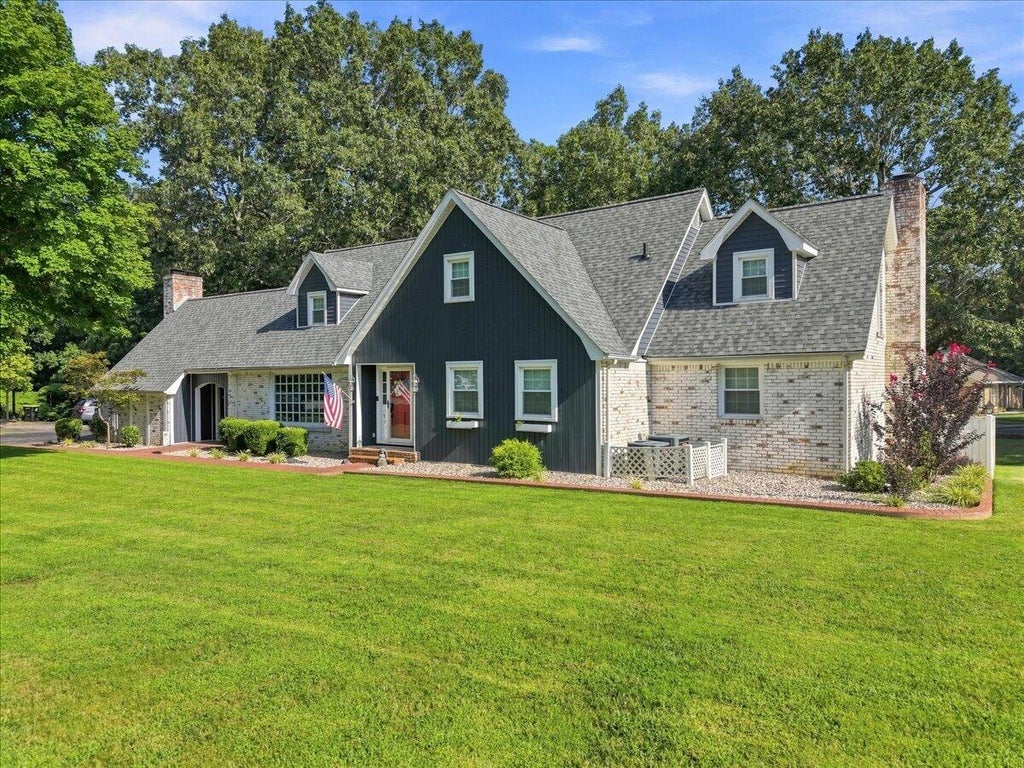 Photo of 100 Kaywood Drive, Benton, KY 42025 (MLS # 26020664)