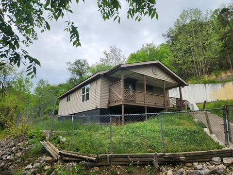 Property photo of 30 Moonlight Hill, Hazard, KY 41701