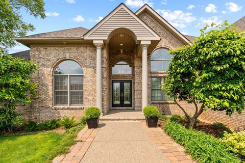 Photo of 204 Helmsley Lane, Versailles, KY 40383 (MLS # 25014267)