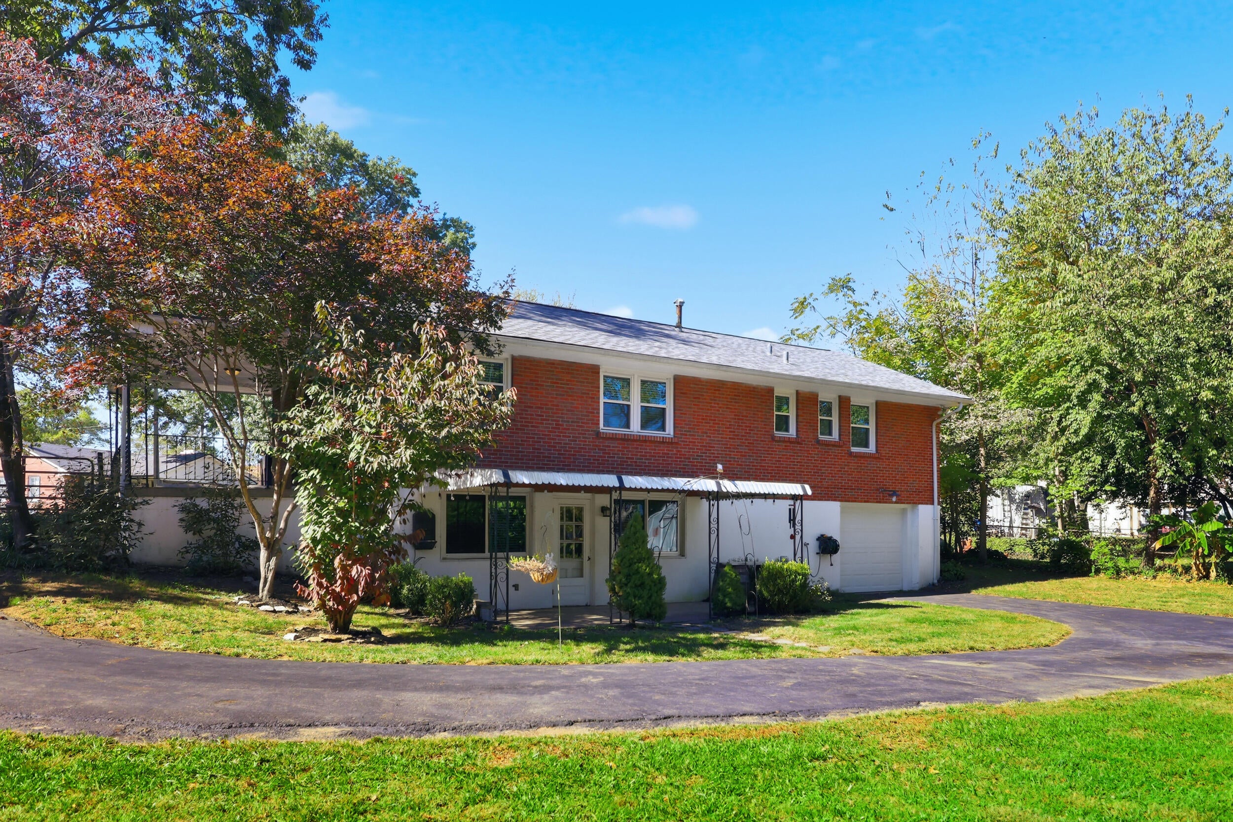 1091 Claridge Court