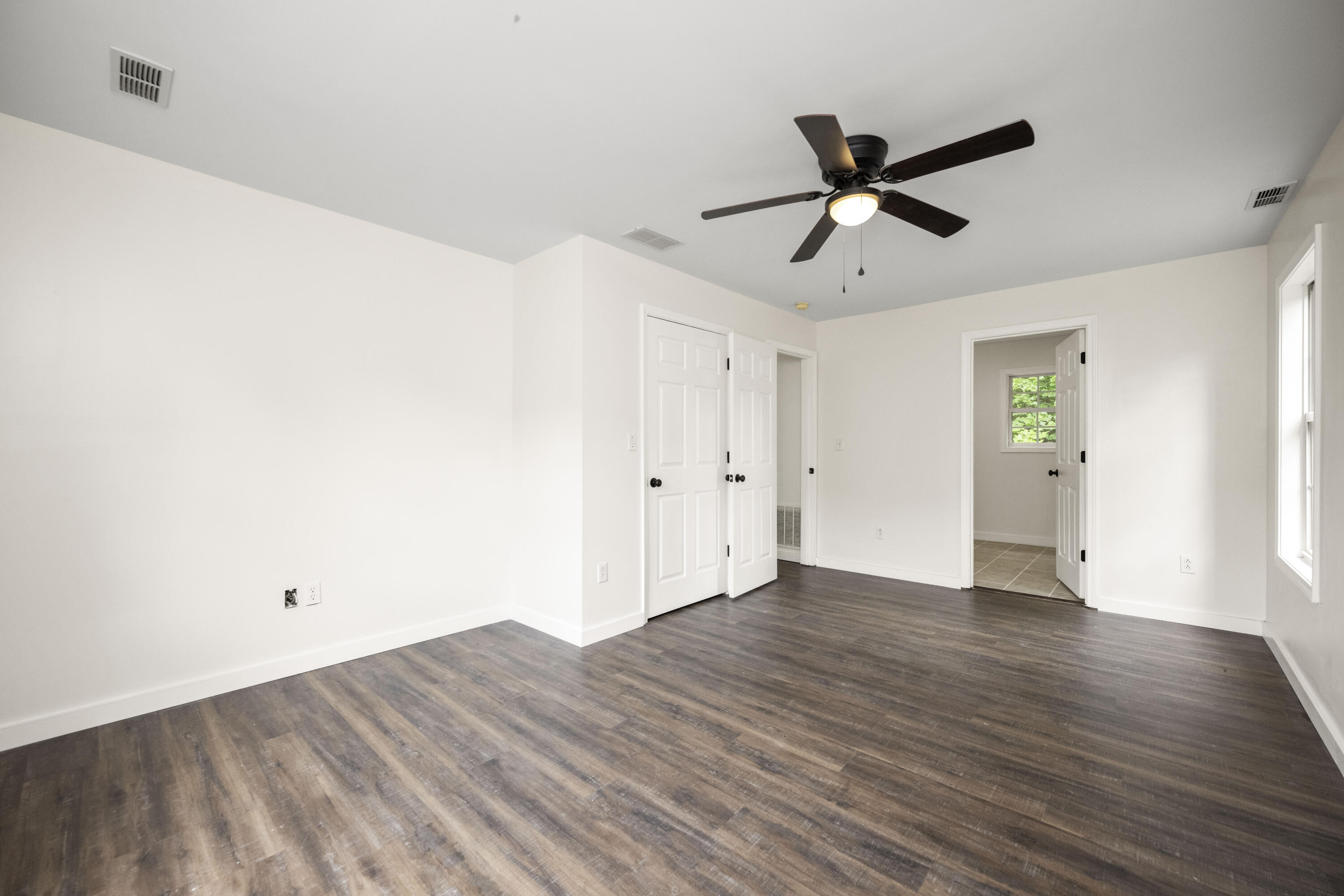 Berea, Kentucky 40403, United States, 3 Bedrooms Bedrooms, ,3 BathroomsBathrooms,Residential,Active,188906