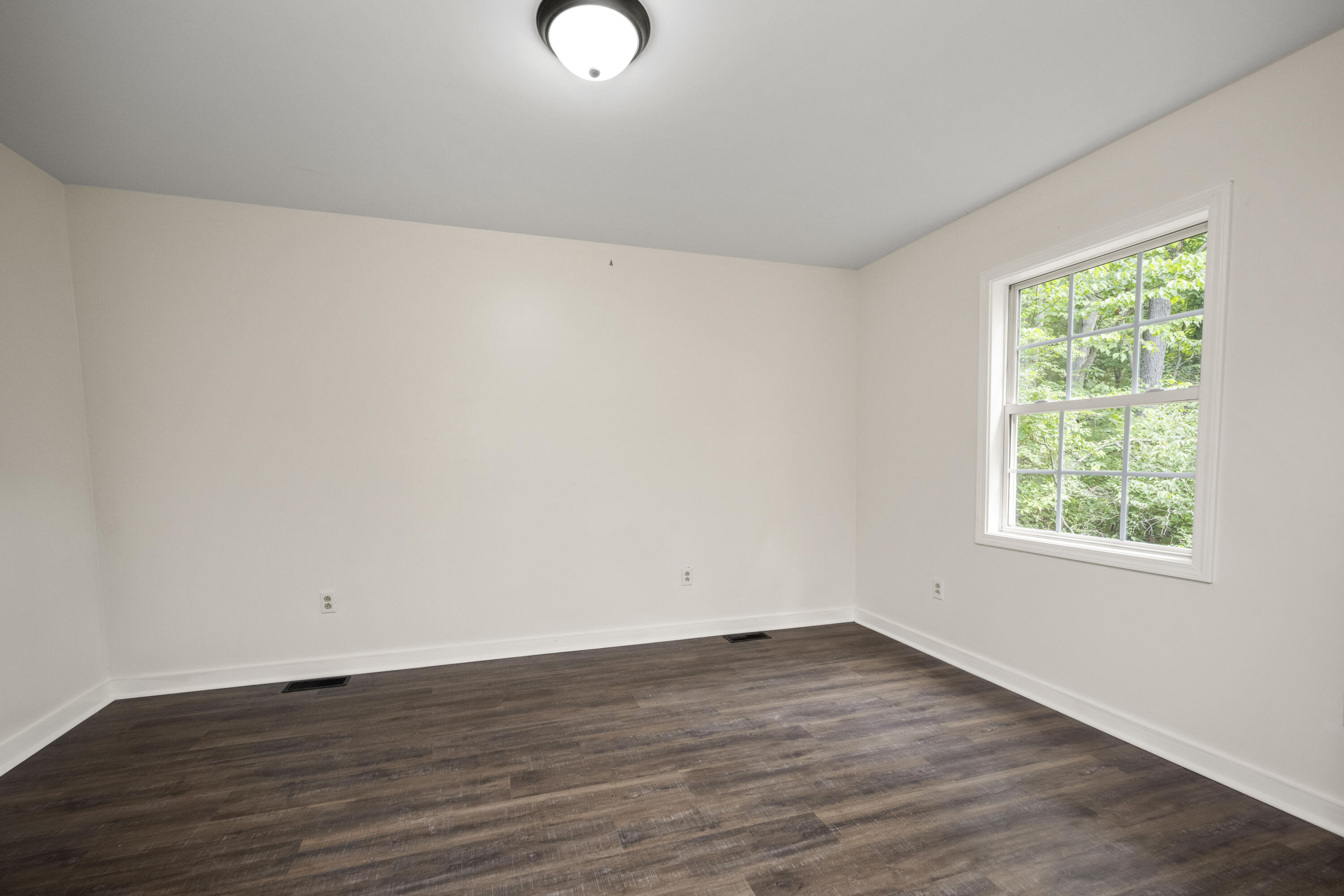 Berea, Kentucky 40403, United States, 3 Bedrooms Bedrooms, ,3 BathroomsBathrooms,Residential,Active,188906