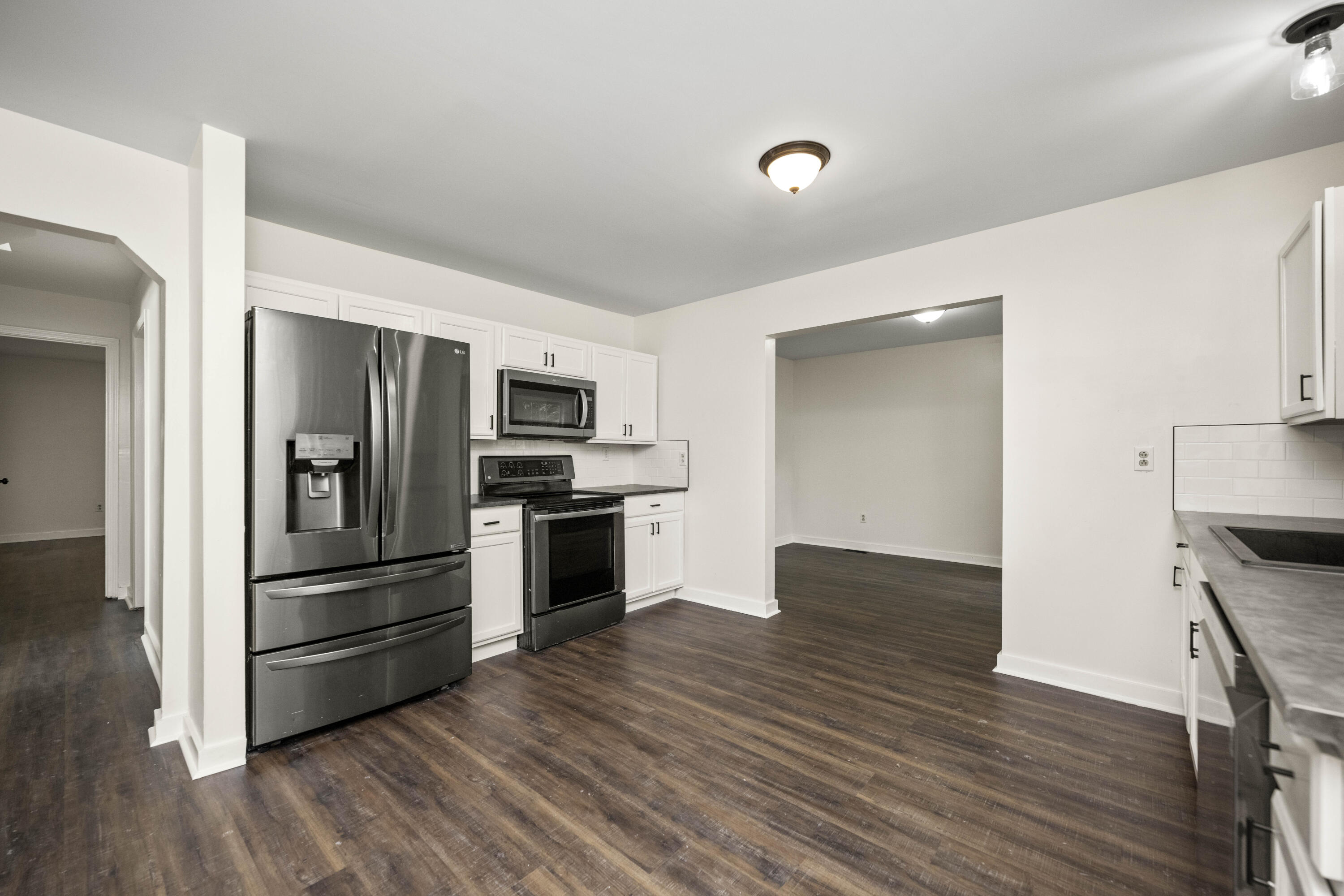 Berea, Kentucky 40403, United States, 3 Bedrooms Bedrooms, ,3 BathroomsBathrooms,Residential,Active,188906