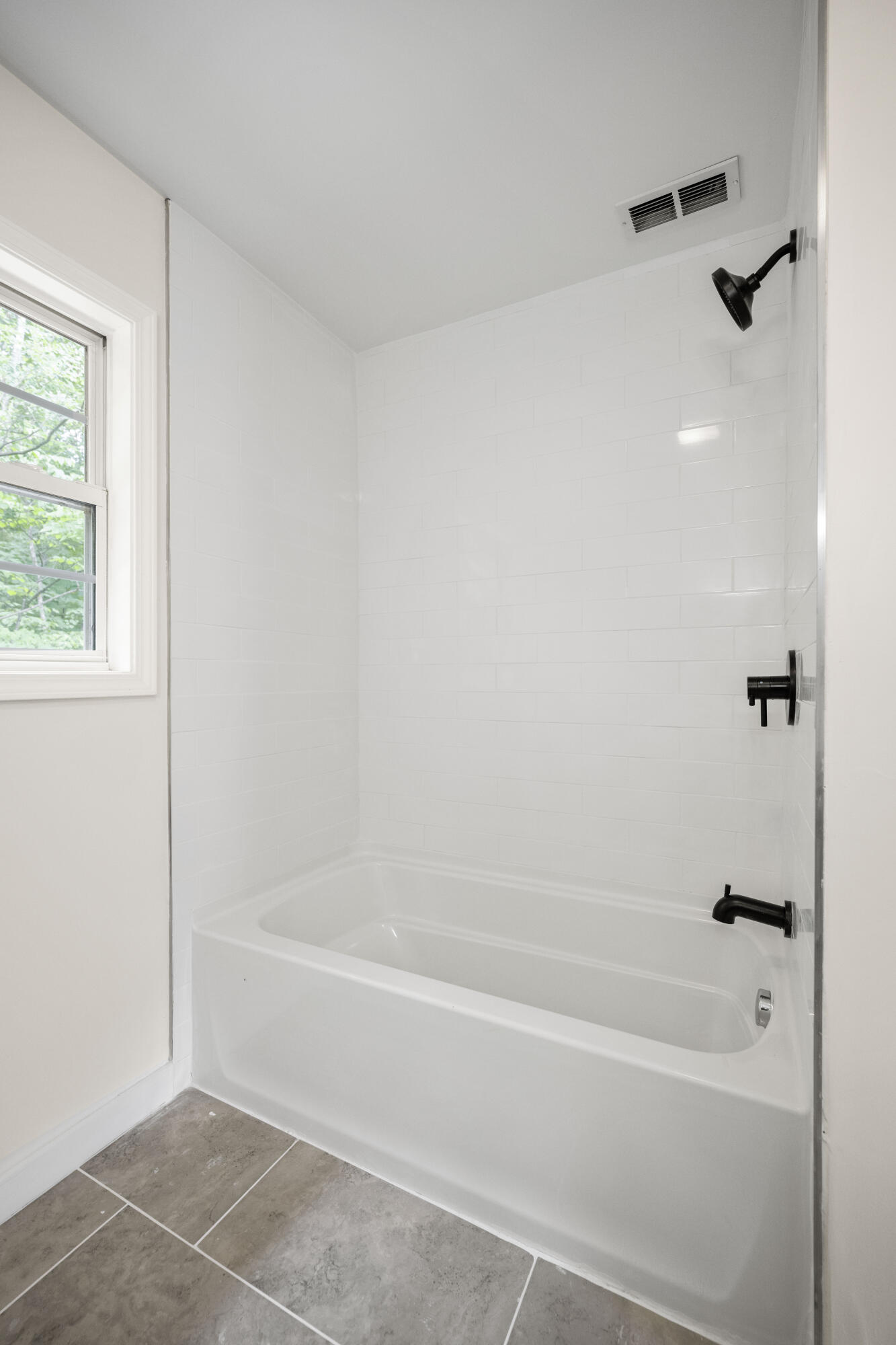 Berea, Kentucky 40403, United States, 3 Bedrooms Bedrooms, ,3 BathroomsBathrooms,Residential,Active,188906