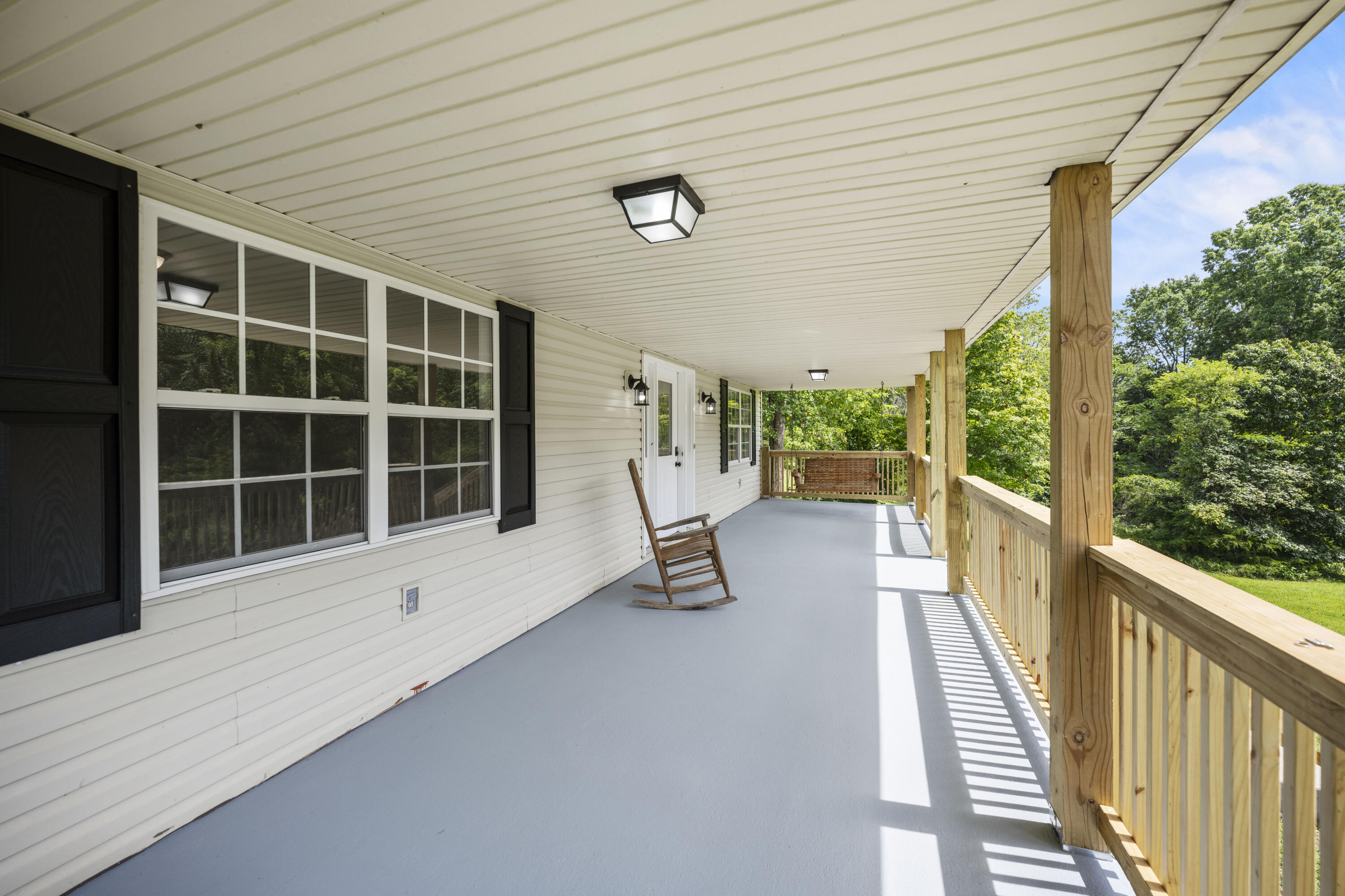 Berea, Kentucky 40403, United States, 3 Bedrooms Bedrooms, ,3 BathroomsBathrooms,Residential,Active,188906