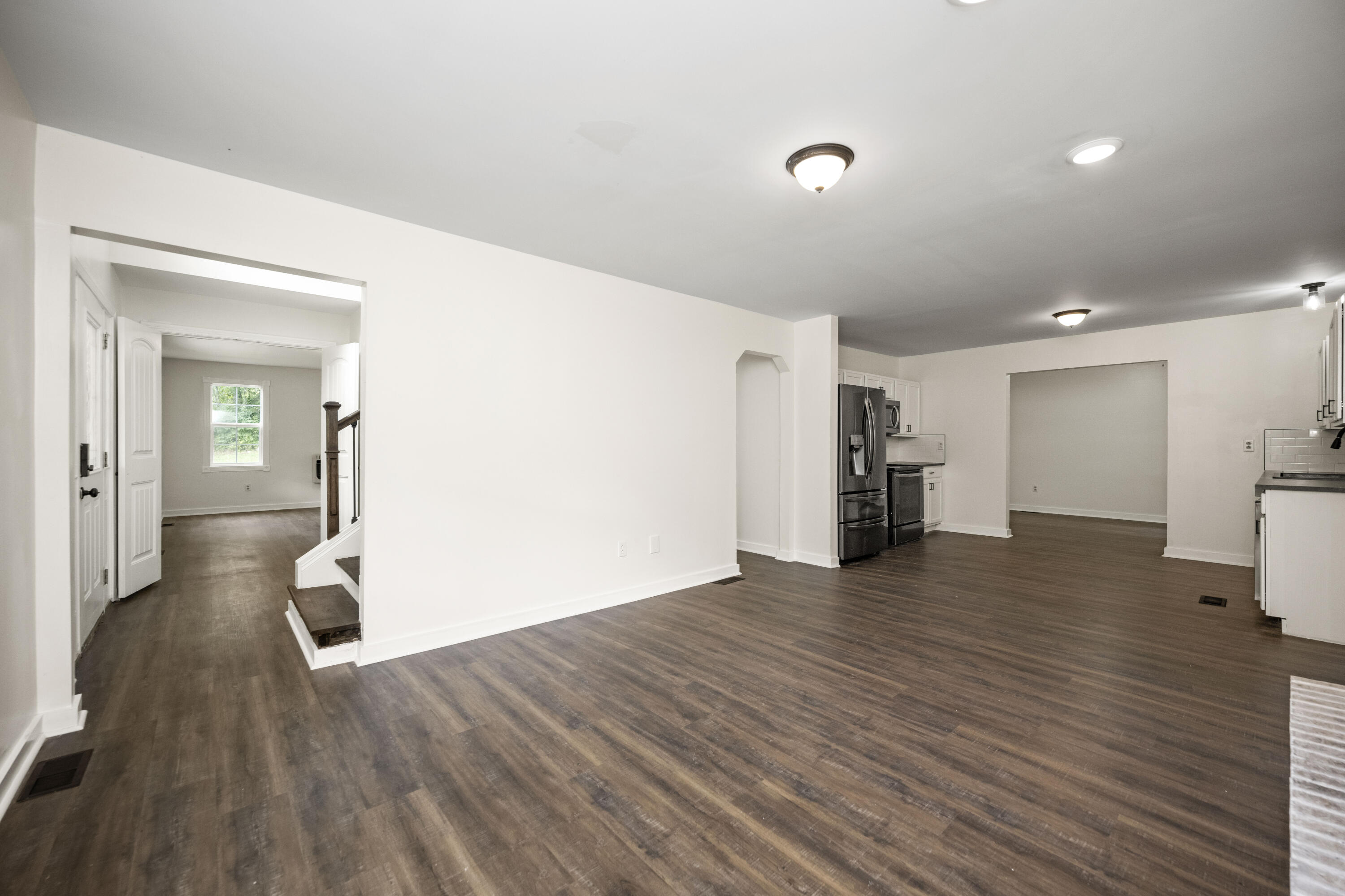 Berea, Kentucky 40403, United States, 3 Bedrooms Bedrooms, ,3 BathroomsBathrooms,Residential,Active,188906