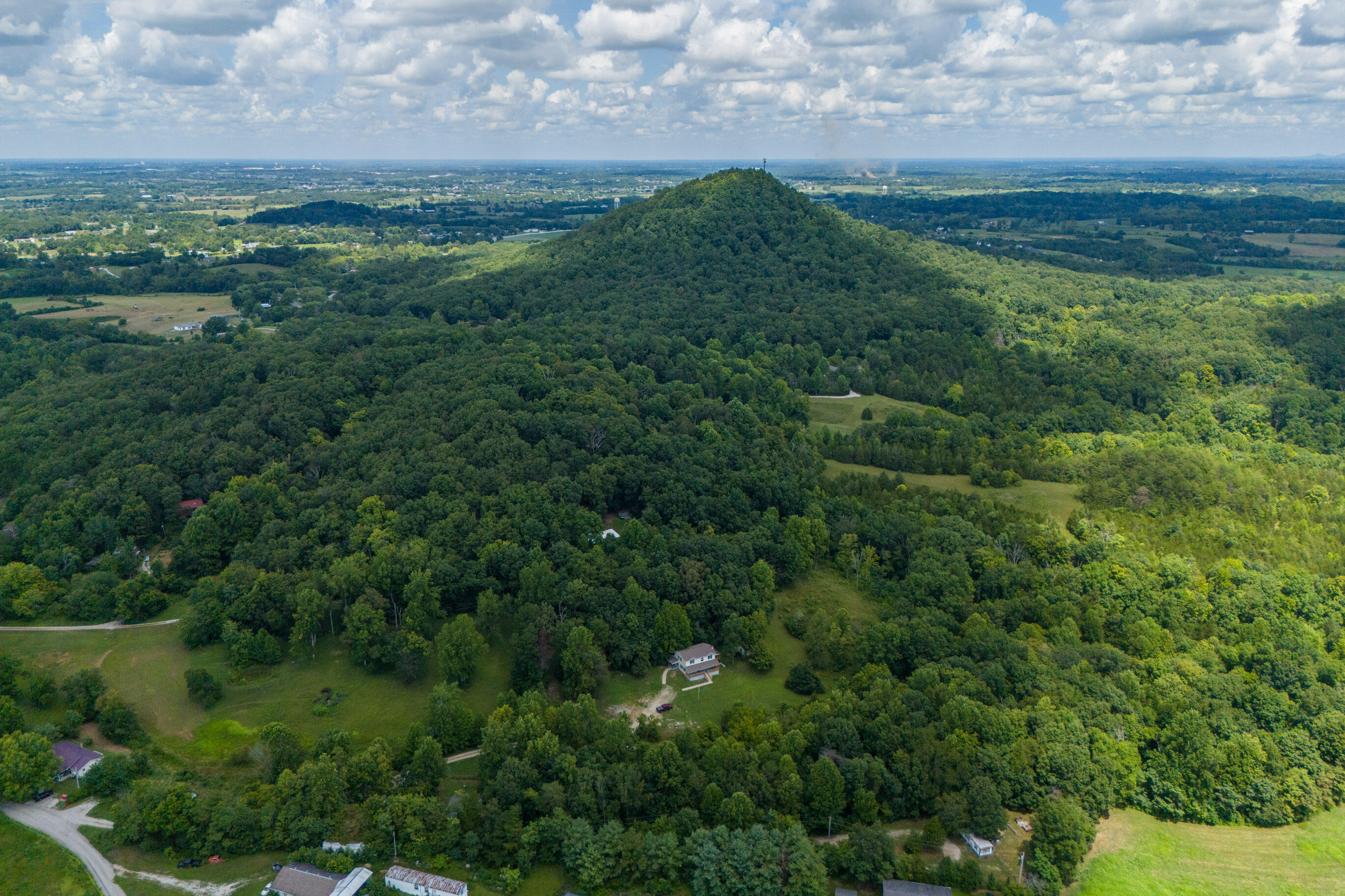 Berea, Kentucky 40403, United States, 3 Bedrooms Bedrooms, ,3 BathroomsBathrooms,Residential,Active,188906