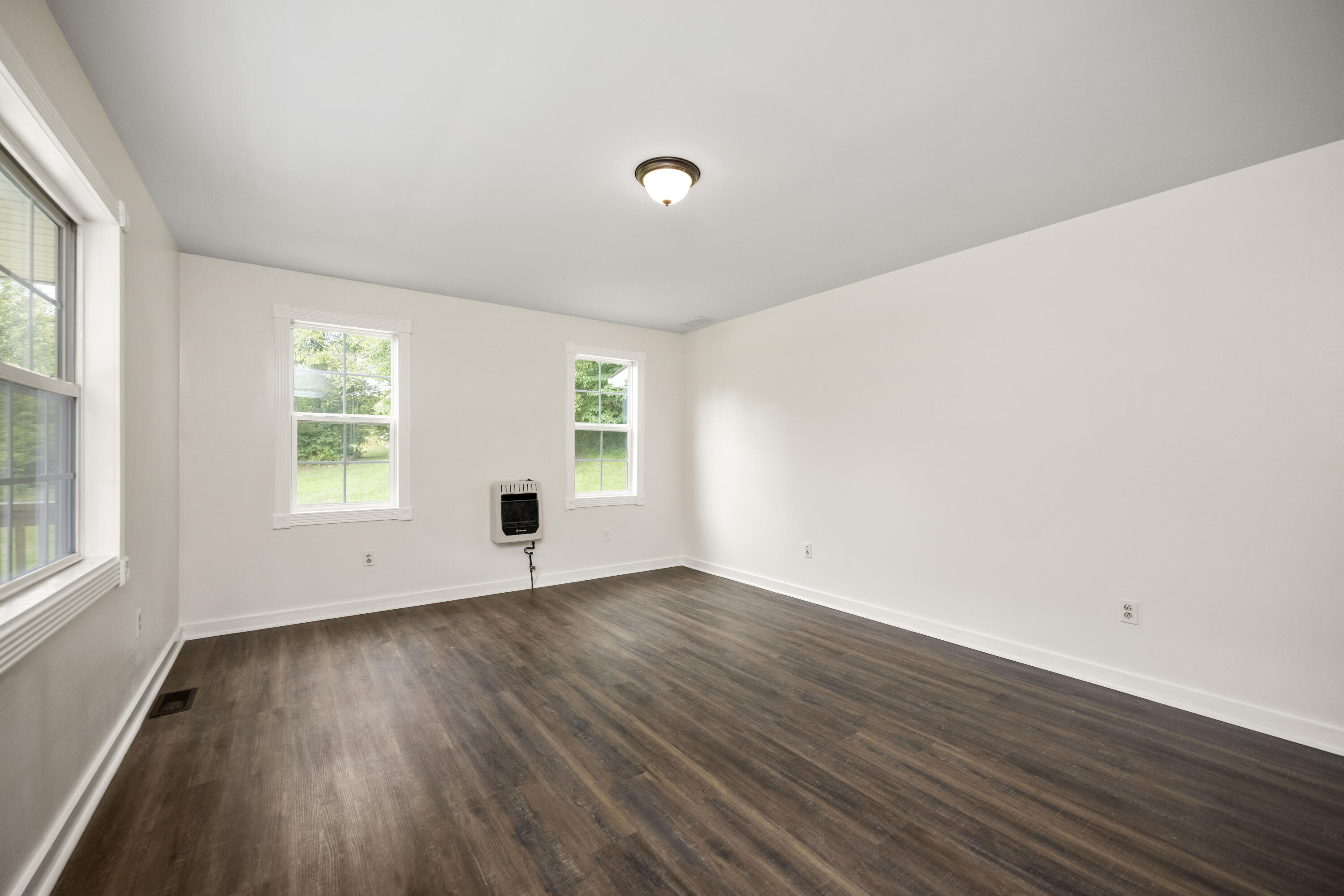 Berea, Kentucky 40403, United States, 3 Bedrooms Bedrooms, ,3 BathroomsBathrooms,Residential,Active,188906