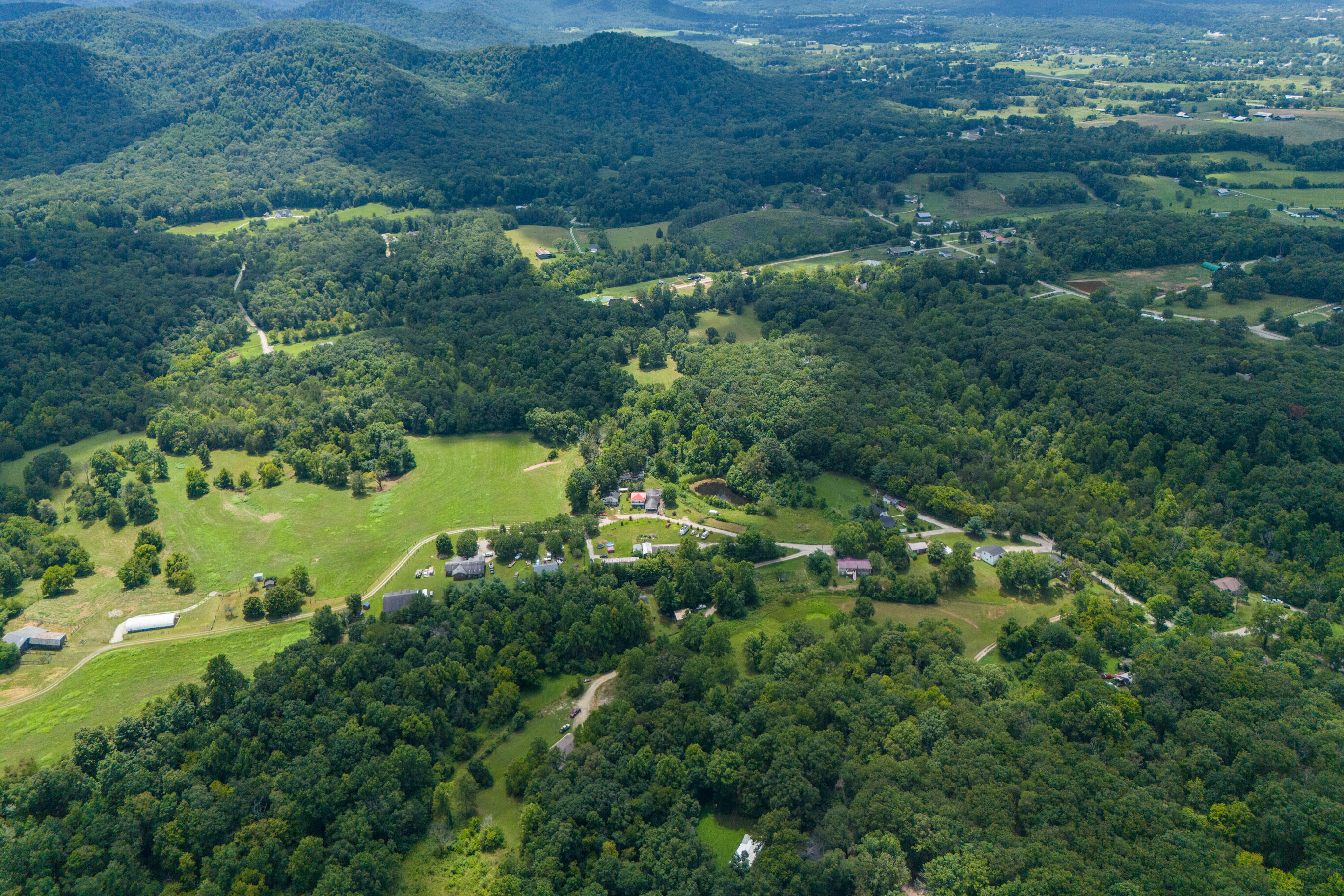 Berea, Kentucky 40403, United States, 3 Bedrooms Bedrooms, ,3 BathroomsBathrooms,Residential,Active,188906