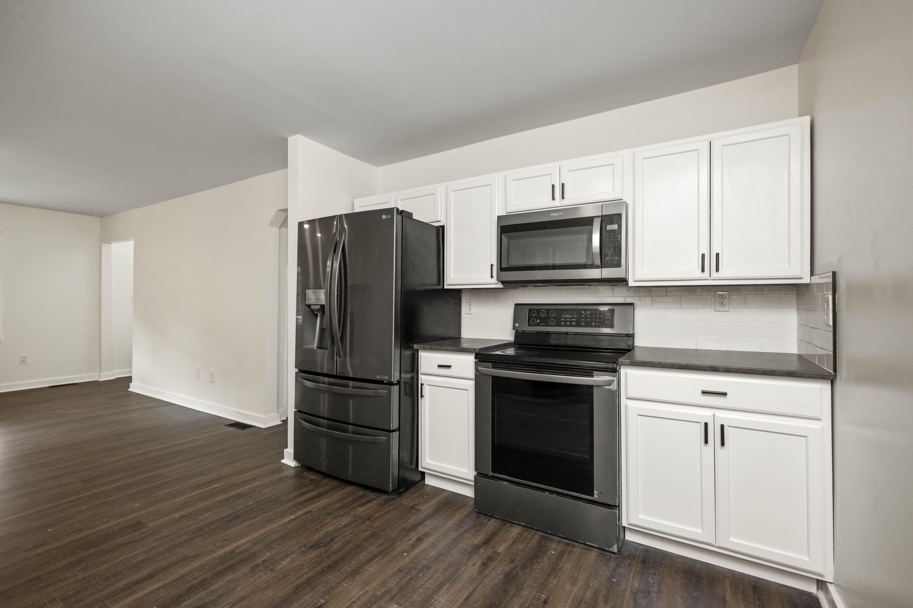 Berea, Kentucky 40403, United States, 3 Bedrooms Bedrooms, ,3 BathroomsBathrooms,Residential,Active,188906