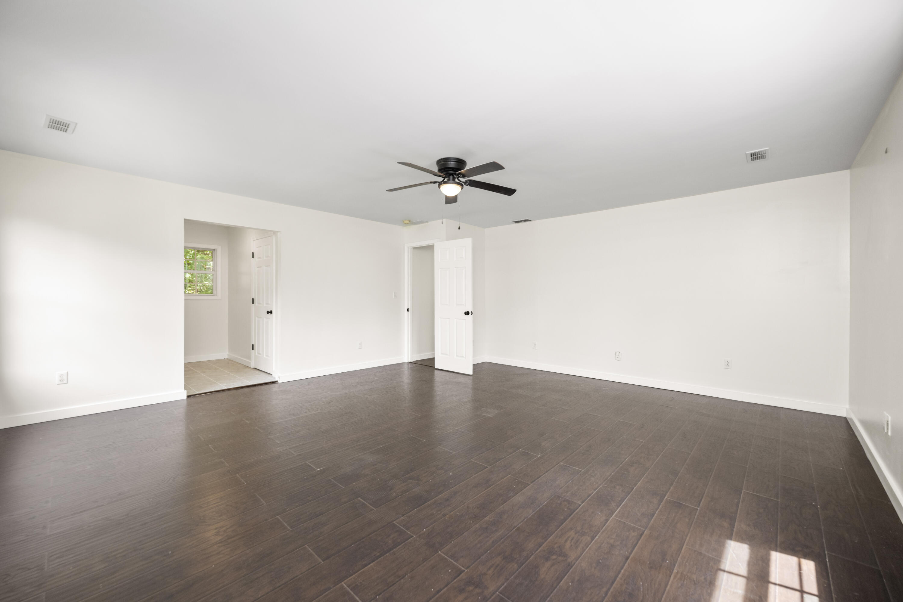 Berea, Kentucky 40403, United States, 3 Bedrooms Bedrooms, ,3 BathroomsBathrooms,Residential,Active,188906