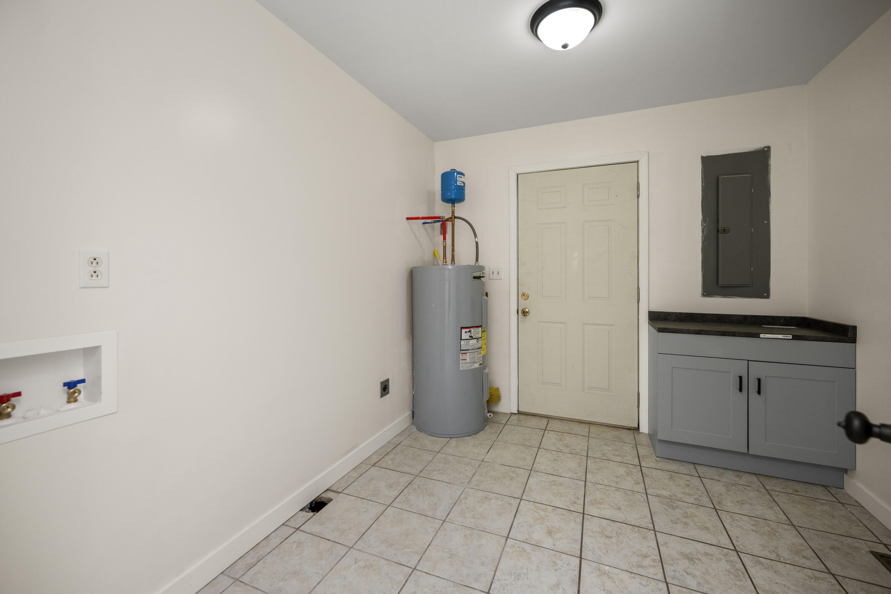 Berea, Kentucky 40403, United States, 3 Bedrooms Bedrooms, ,3 BathroomsBathrooms,Residential,Active,188906