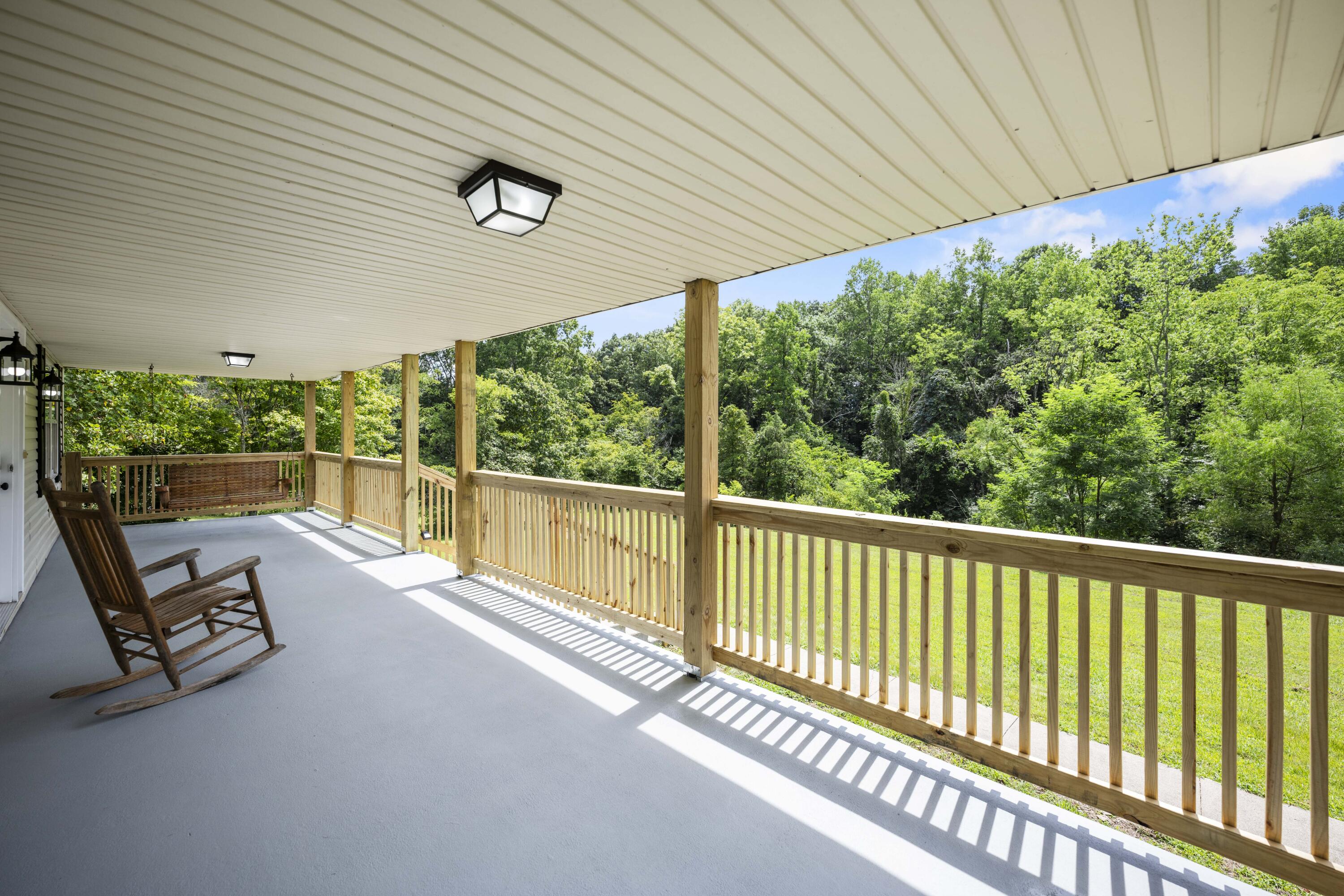 Berea, Kentucky 40403, United States, 3 Bedrooms Bedrooms, ,3 BathroomsBathrooms,Residential,Active,188906