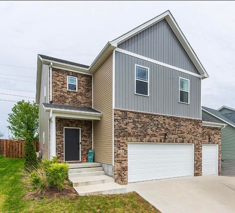 Photo of 213 Friendly Avenue, Nicholasville, KY 40356 (MLS # 25008241)