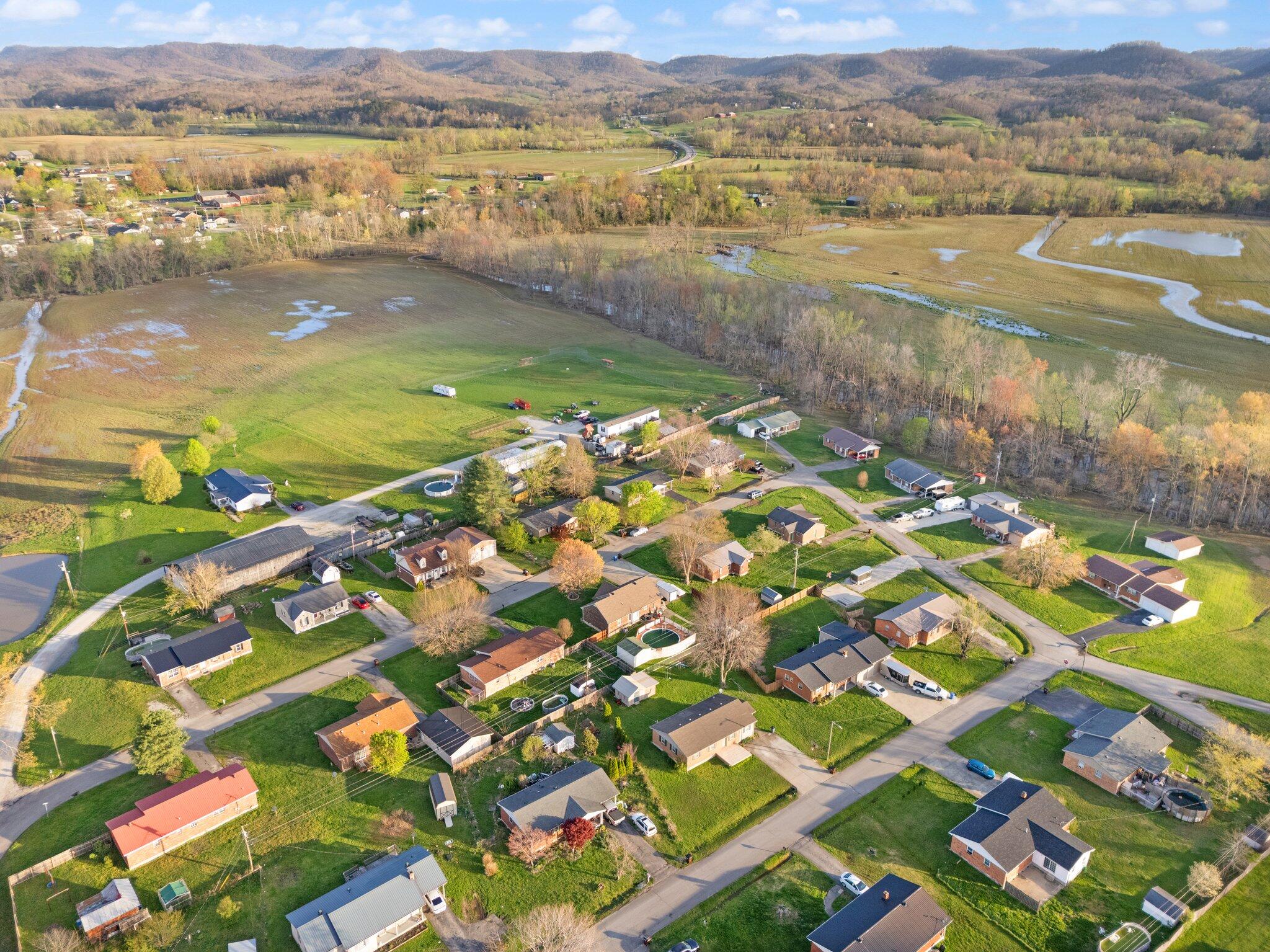Stanton, Kentucky 40380, United States, 3 Bedrooms Bedrooms, ,1 BathroomBathrooms,Residential,Active,104299