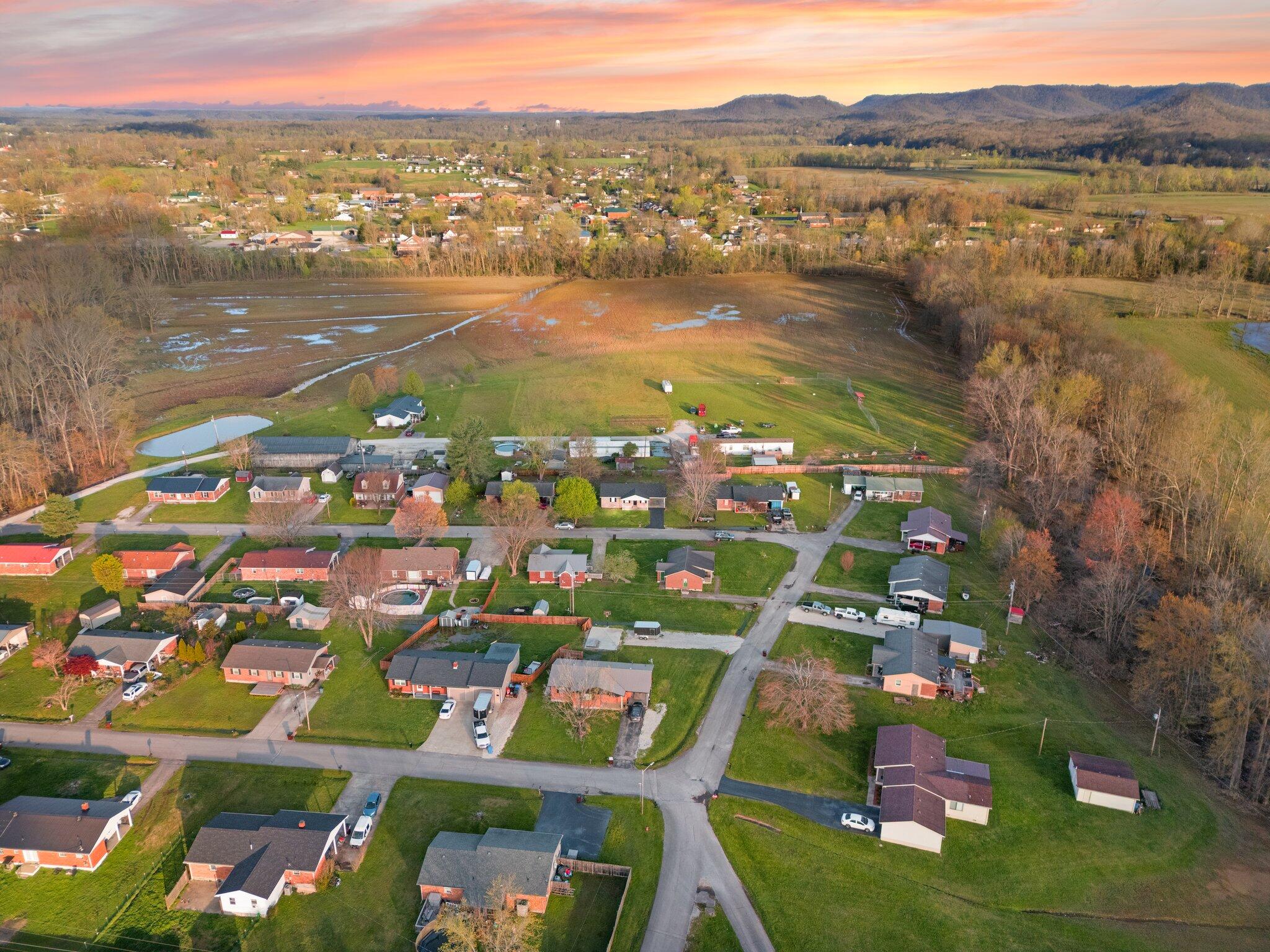 Stanton, Kentucky 40380, United States, 3 Bedrooms Bedrooms, ,1 BathroomBathrooms,Residential,Active,104299