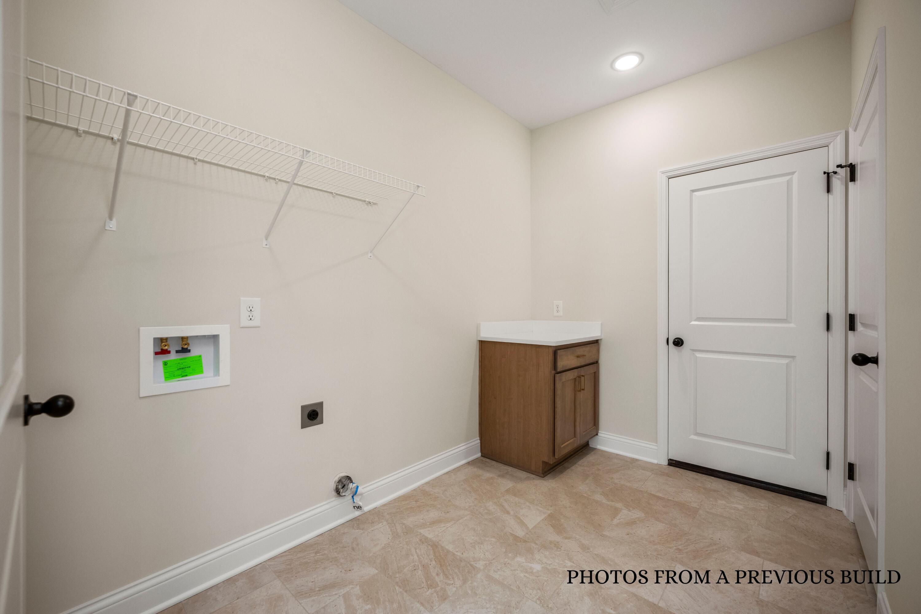 Richmond, Kentucky 40475, United States, 5 Bedrooms Bedrooms, ,3 BathroomsBathrooms,Residential,Active,256558