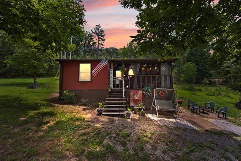 Photo of 15 Spring Drive, Burnside, KY 42519 (MLS # 25017537)