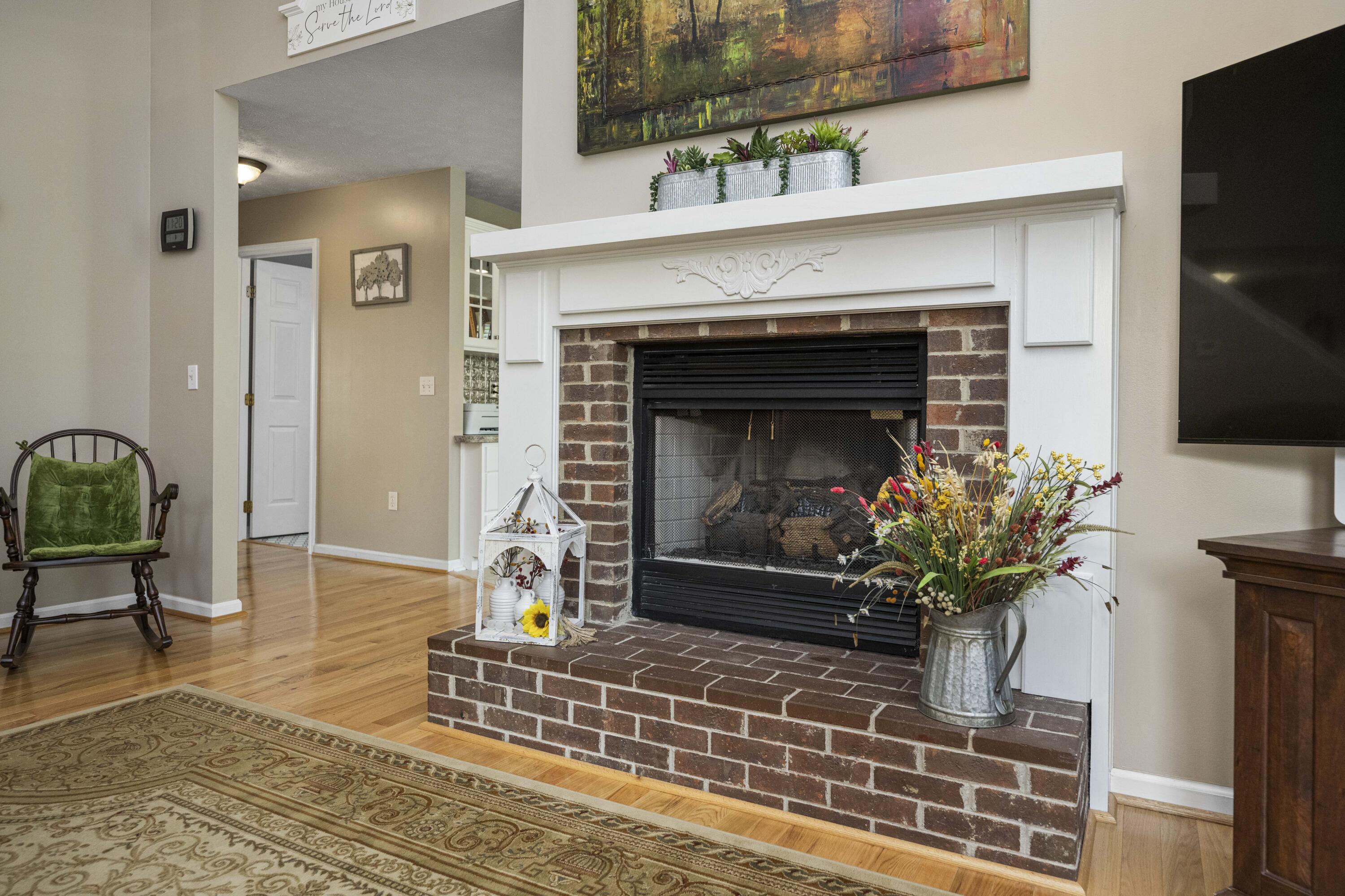 Richmond, Kentucky 40475, United States, 4 Bedrooms Bedrooms, ,3 BathroomsBathrooms,Residential,Pending,122624