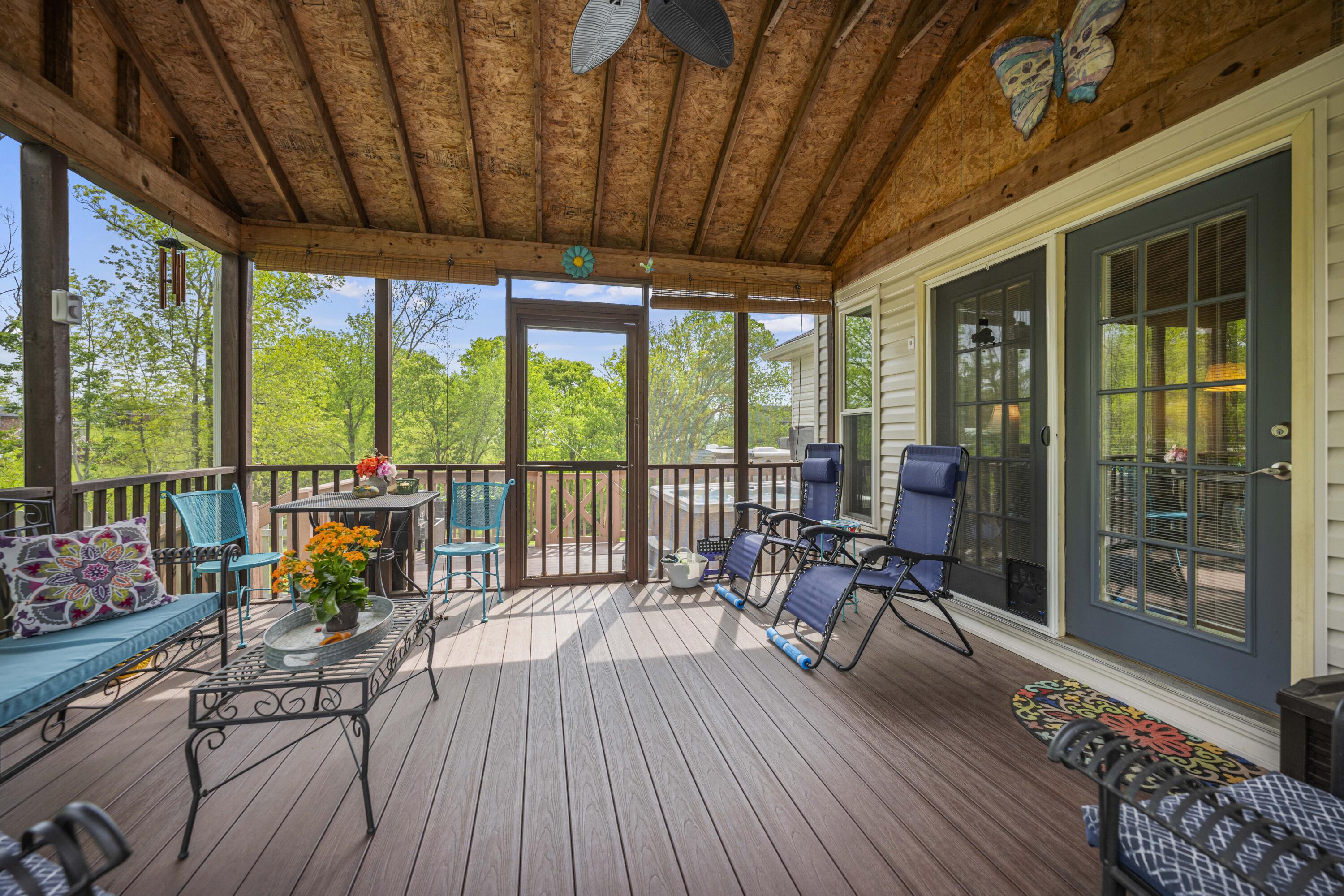 Richmond, Kentucky 40475, United States, 4 Bedrooms Bedrooms, ,3 BathroomsBathrooms,Residential,Pending,122624