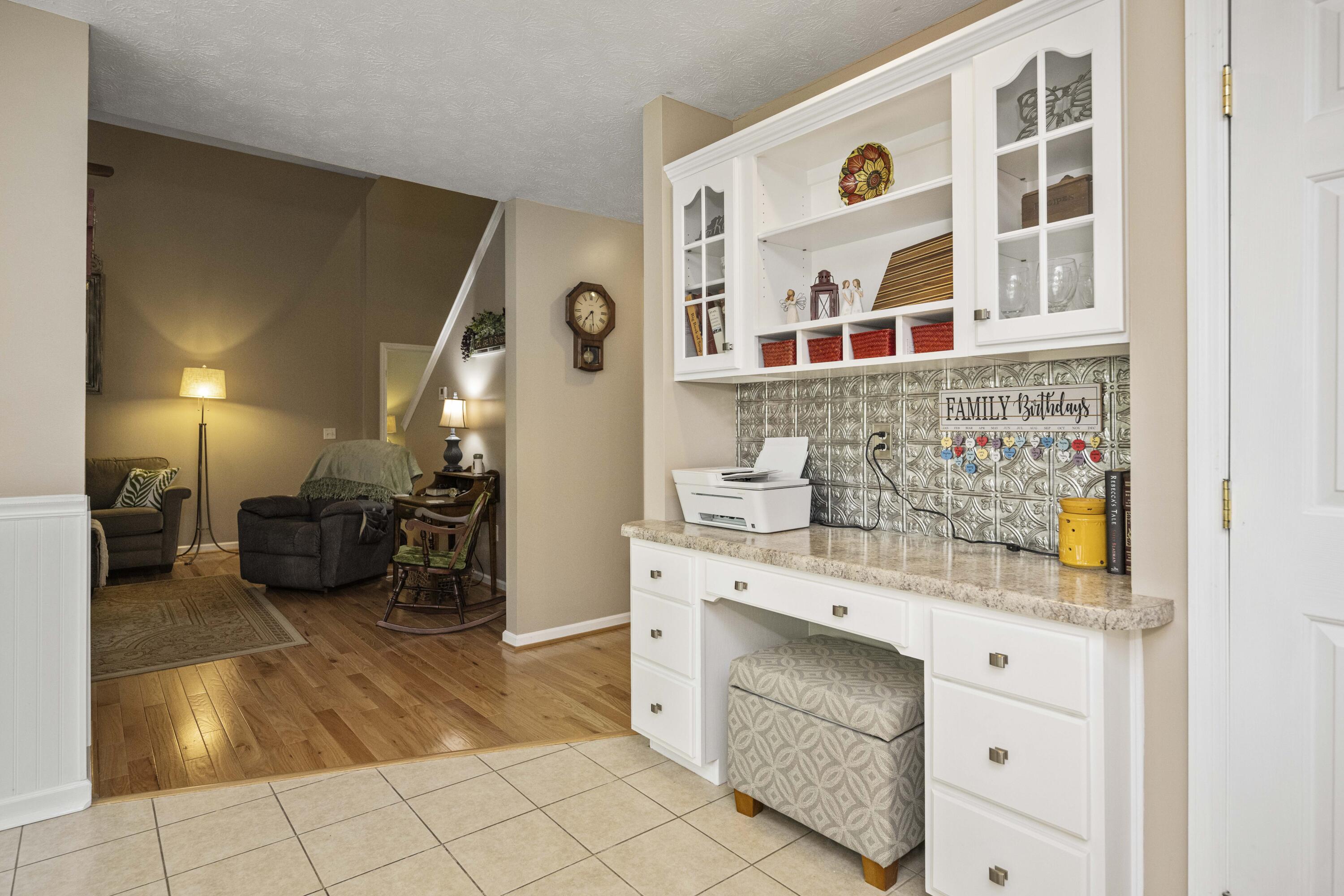 Richmond, Kentucky 40475, United States, 4 Bedrooms Bedrooms, ,3 BathroomsBathrooms,Residential,Pending,122624