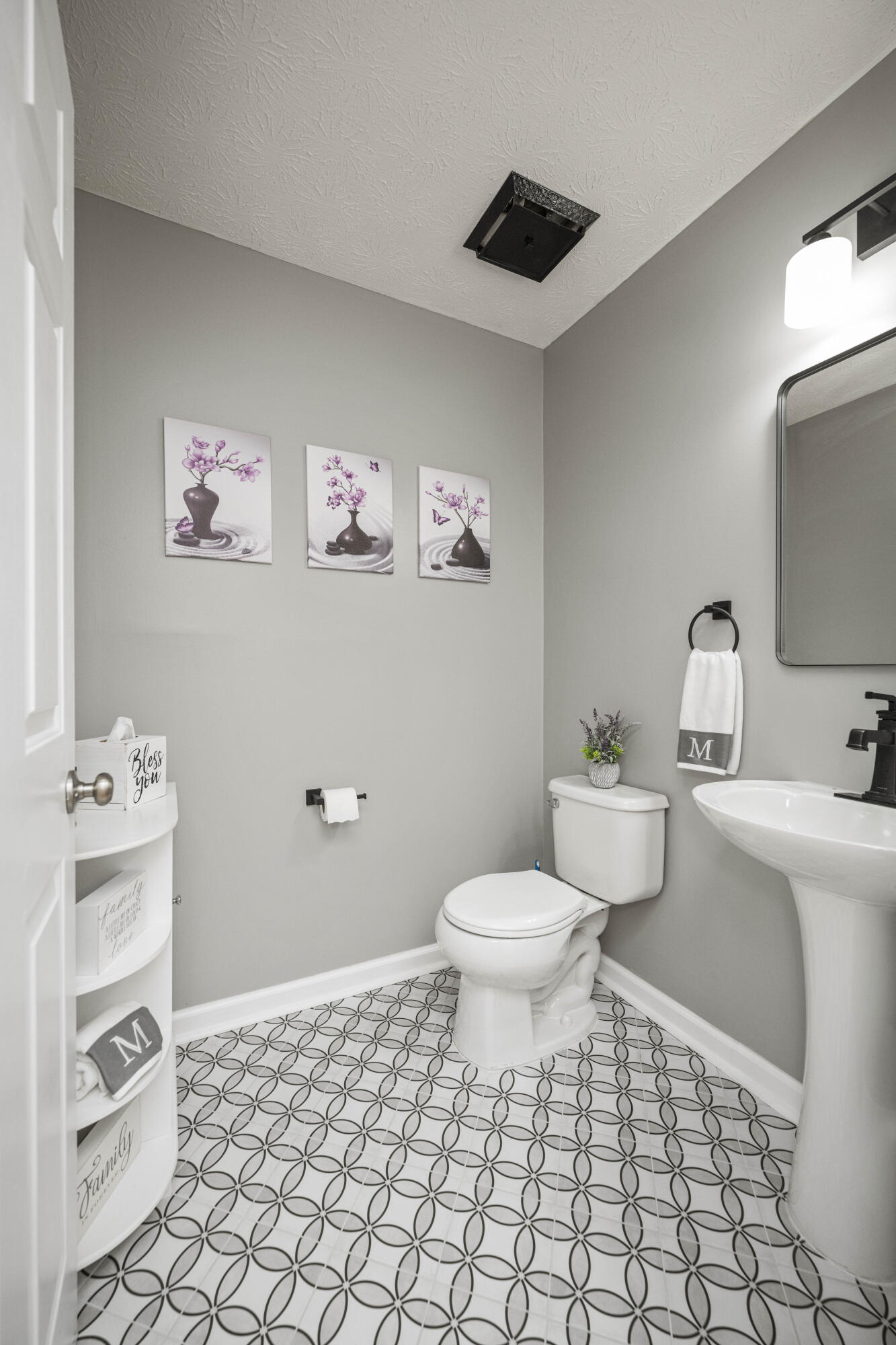 Richmond, Kentucky 40475, United States, 4 Bedrooms Bedrooms, ,3 BathroomsBathrooms,Residential,Pending,122624