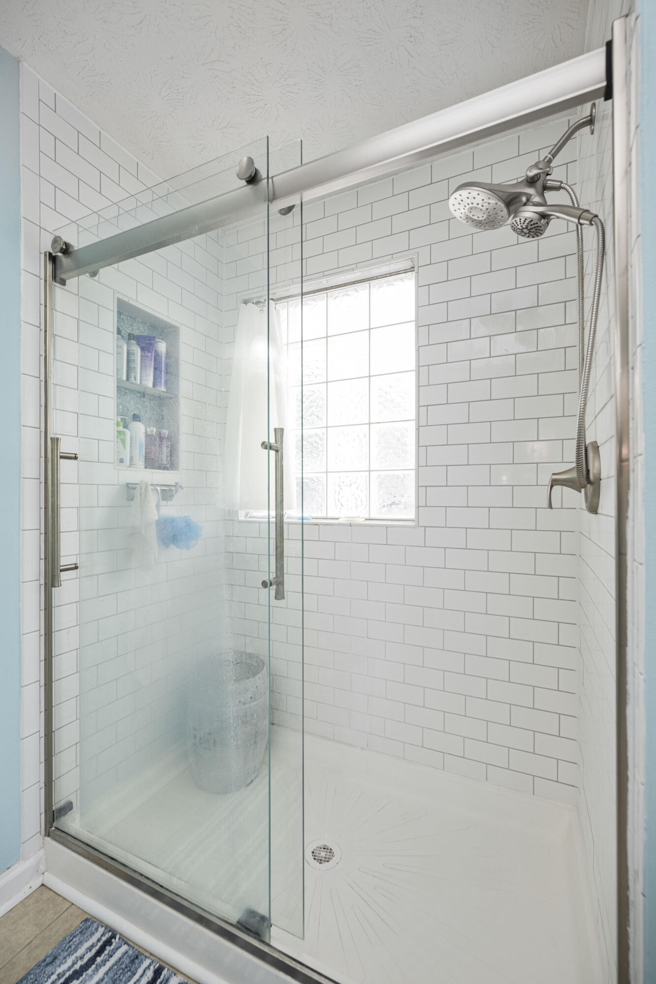 Richmond, Kentucky 40475, United States, 4 Bedrooms Bedrooms, ,3 BathroomsBathrooms,Residential,Pending,122624