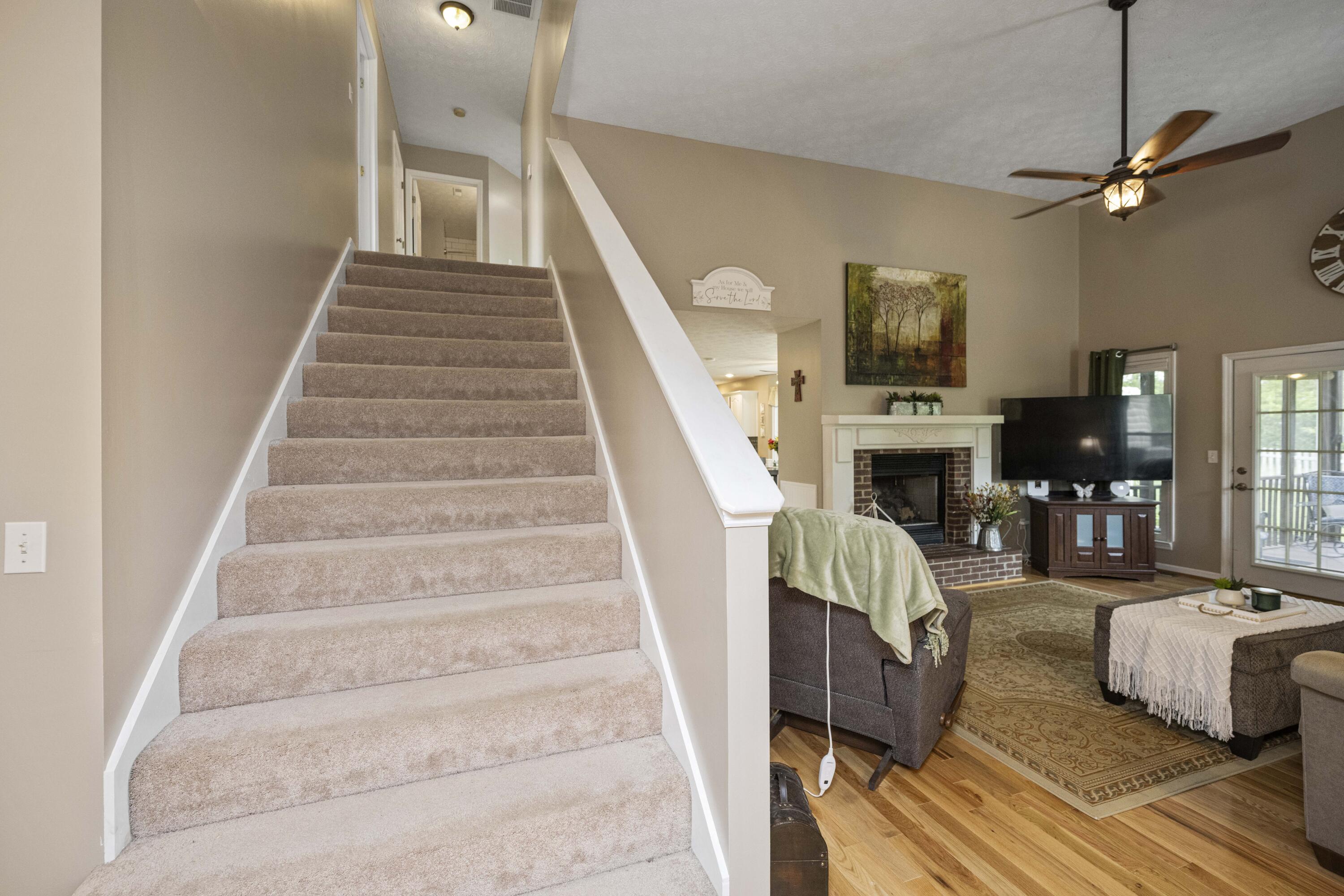 Richmond, Kentucky 40475, United States, 4 Bedrooms Bedrooms, ,3 BathroomsBathrooms,Residential,Pending,122624