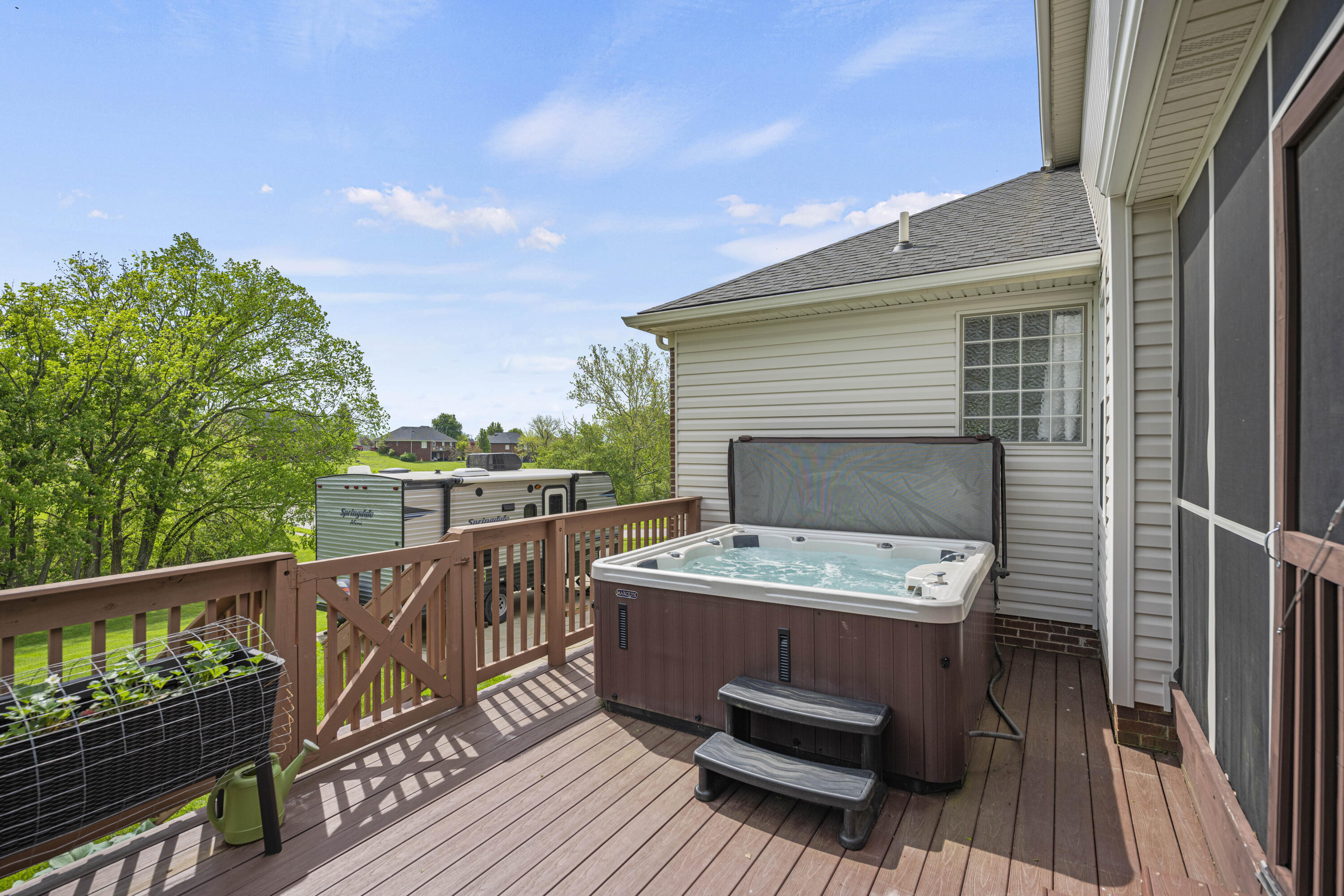 Richmond, Kentucky 40475, United States, 4 Bedrooms Bedrooms, ,3 BathroomsBathrooms,Residential,Pending,122624