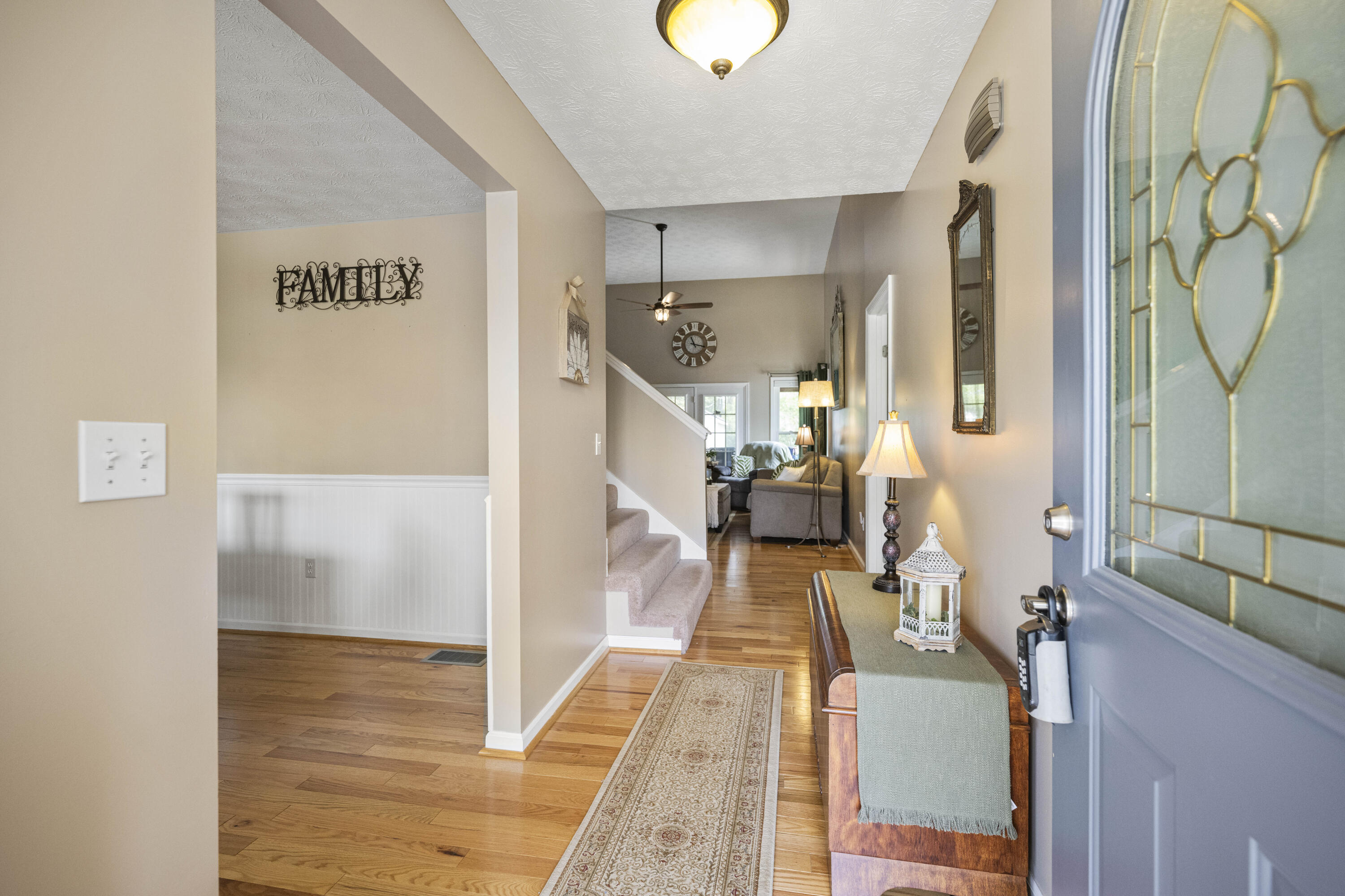 Richmond, Kentucky 40475, United States, 4 Bedrooms Bedrooms, ,3 BathroomsBathrooms,Residential,Pending,122624