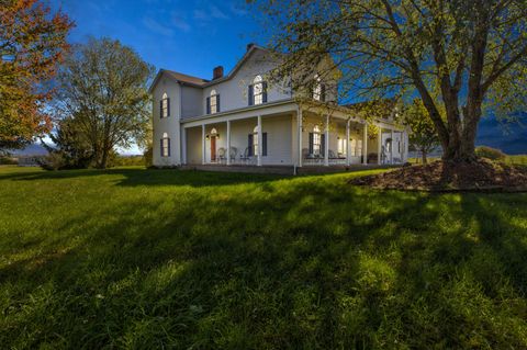 Property photo of 1332 Paris Road, Mt Sterling, KY 40353