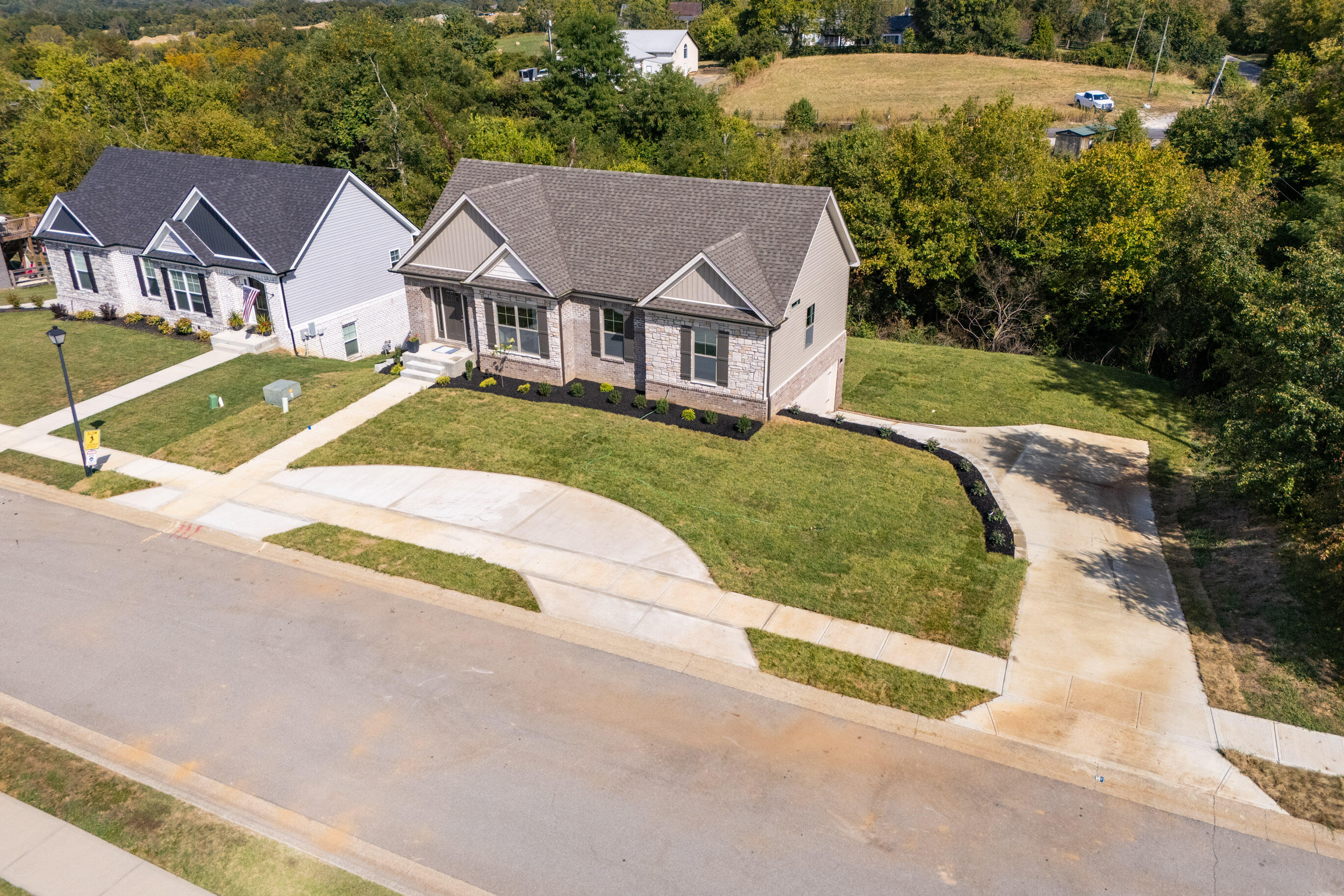 Richmond, Kentucky 40475, United States, 4 Bedrooms Bedrooms, ,3 BathroomsBathrooms,Residential,Active,182420