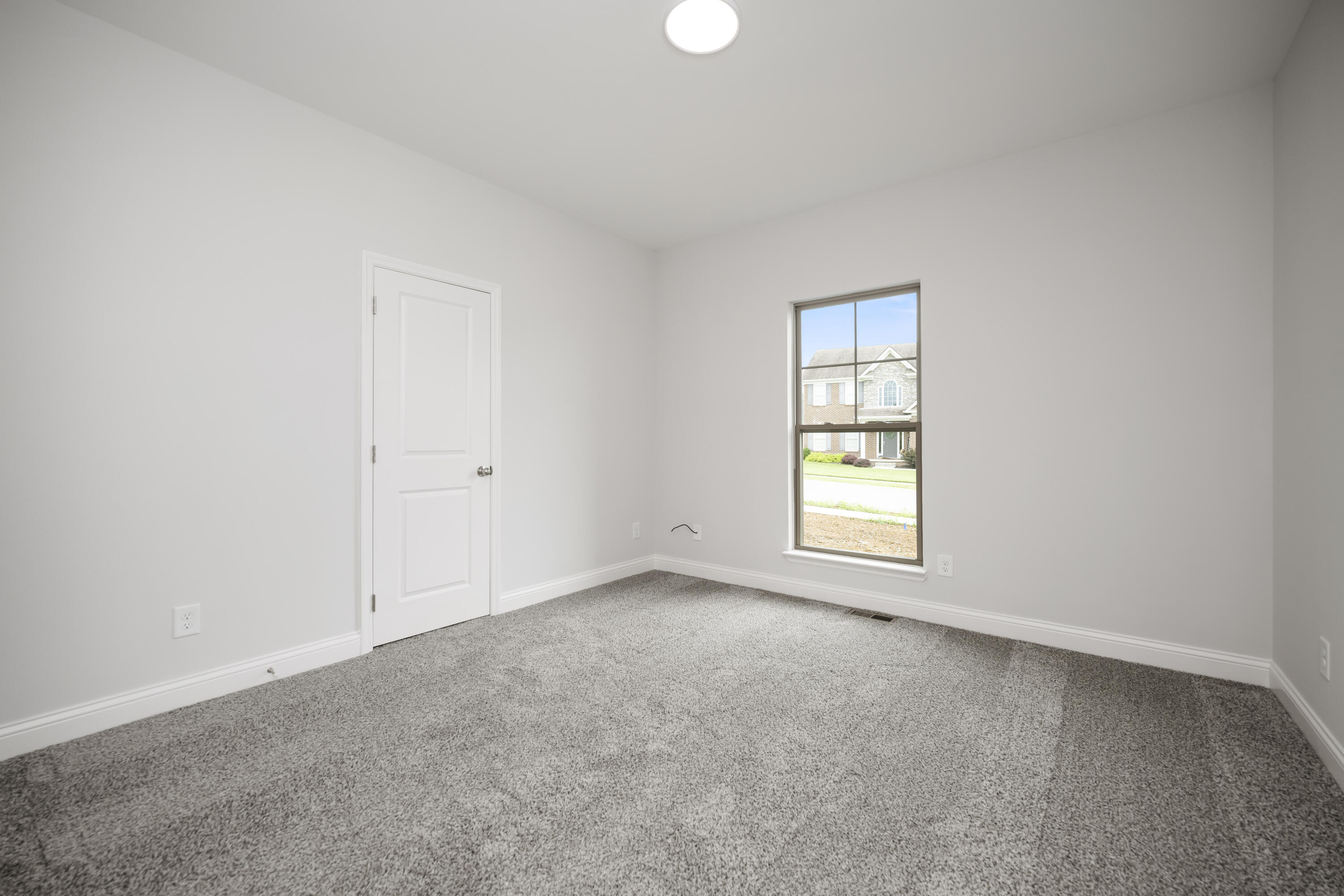 Richmond, Kentucky 40475, United States, 4 Bedrooms Bedrooms, ,3 BathroomsBathrooms,Residential,Active,182420