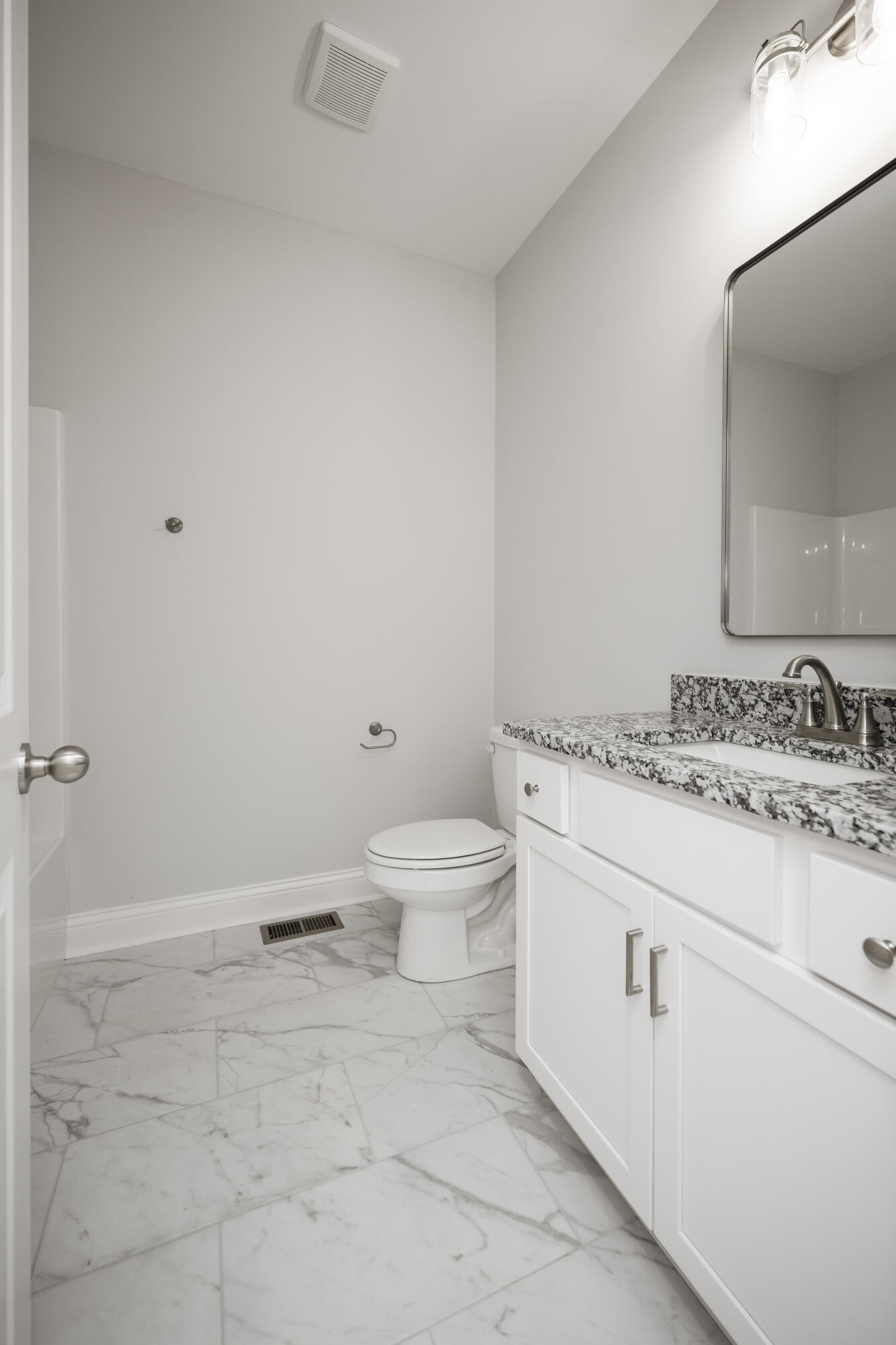 Richmond, Kentucky 40475, United States, 4 Bedrooms Bedrooms, ,3 BathroomsBathrooms,Residential,Active,182420