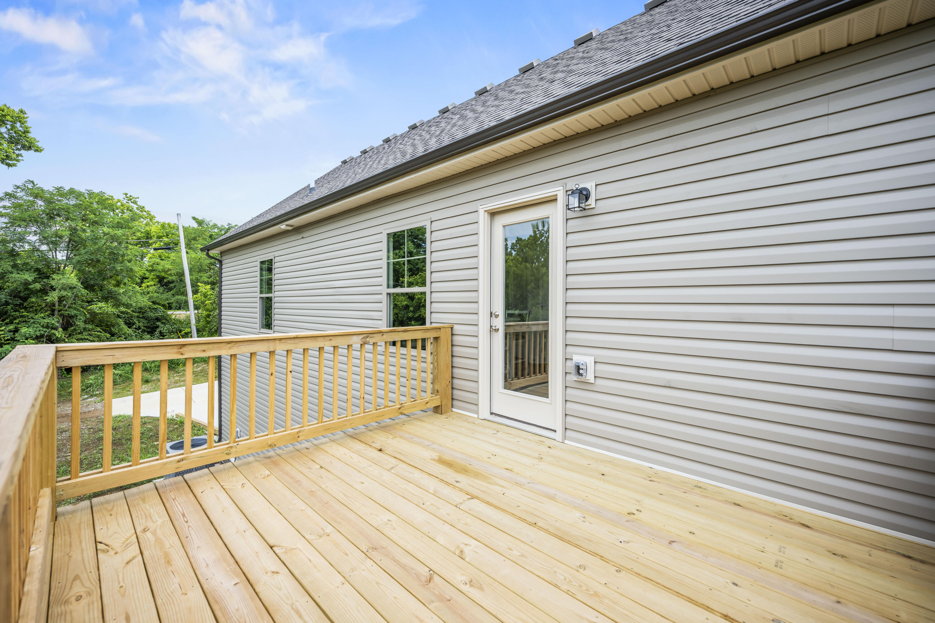 Richmond, Kentucky 40475, United States, 4 Bedrooms Bedrooms, ,3 BathroomsBathrooms,Residential,Active,182420