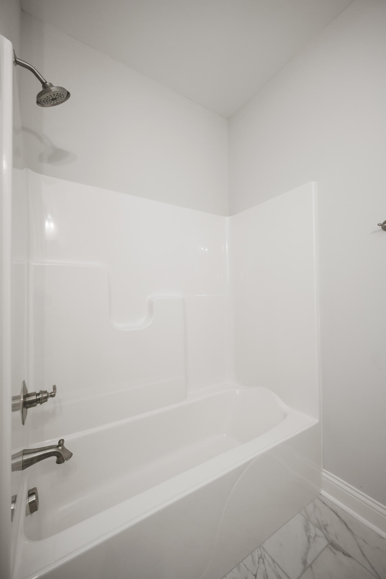 Richmond, Kentucky 40475, United States, 4 Bedrooms Bedrooms, ,3 BathroomsBathrooms,Residential,Active,182420