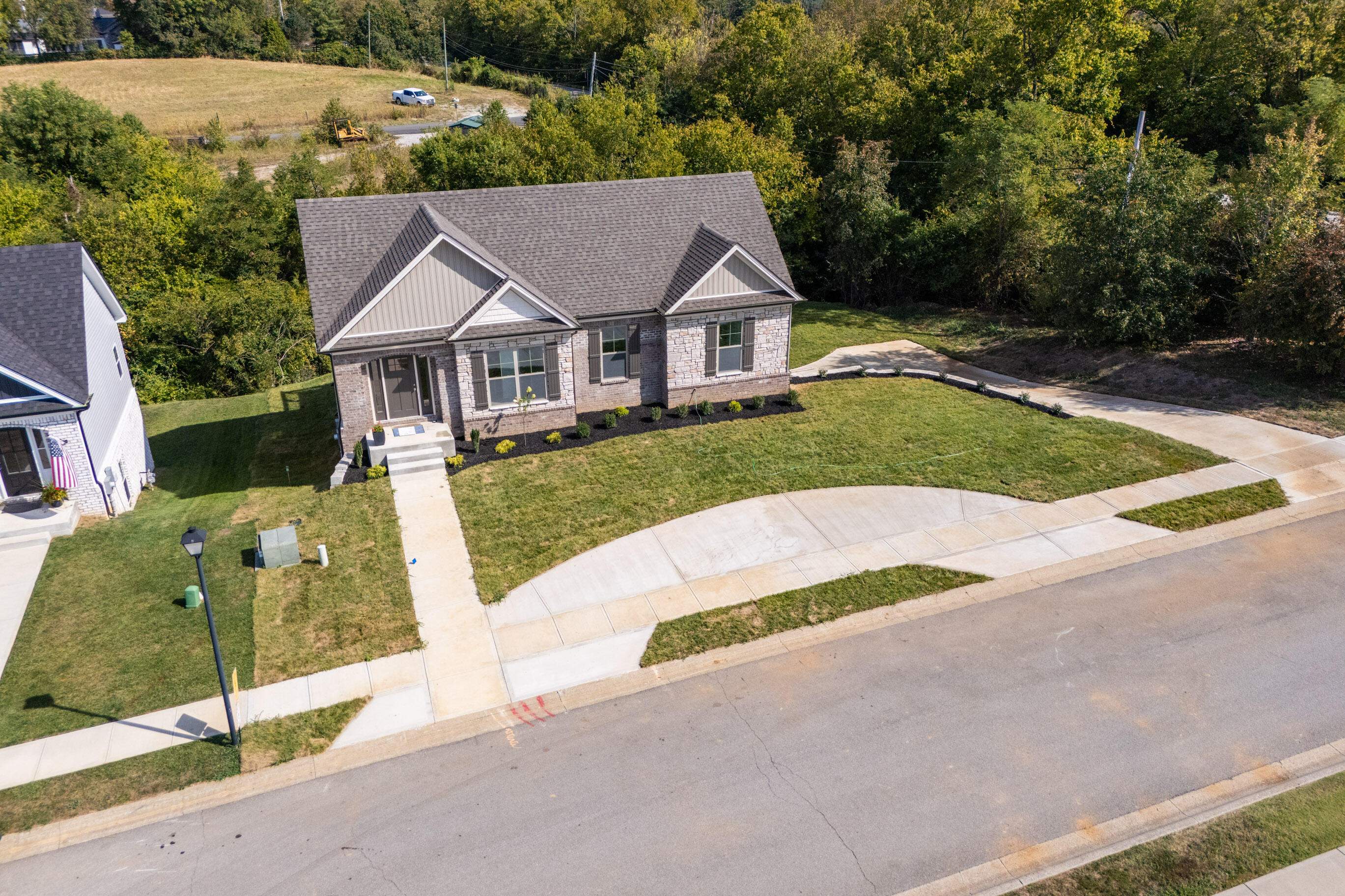 Richmond, Kentucky 40475, United States, 4 Bedrooms Bedrooms, ,3 BathroomsBathrooms,Residential,Active,182420